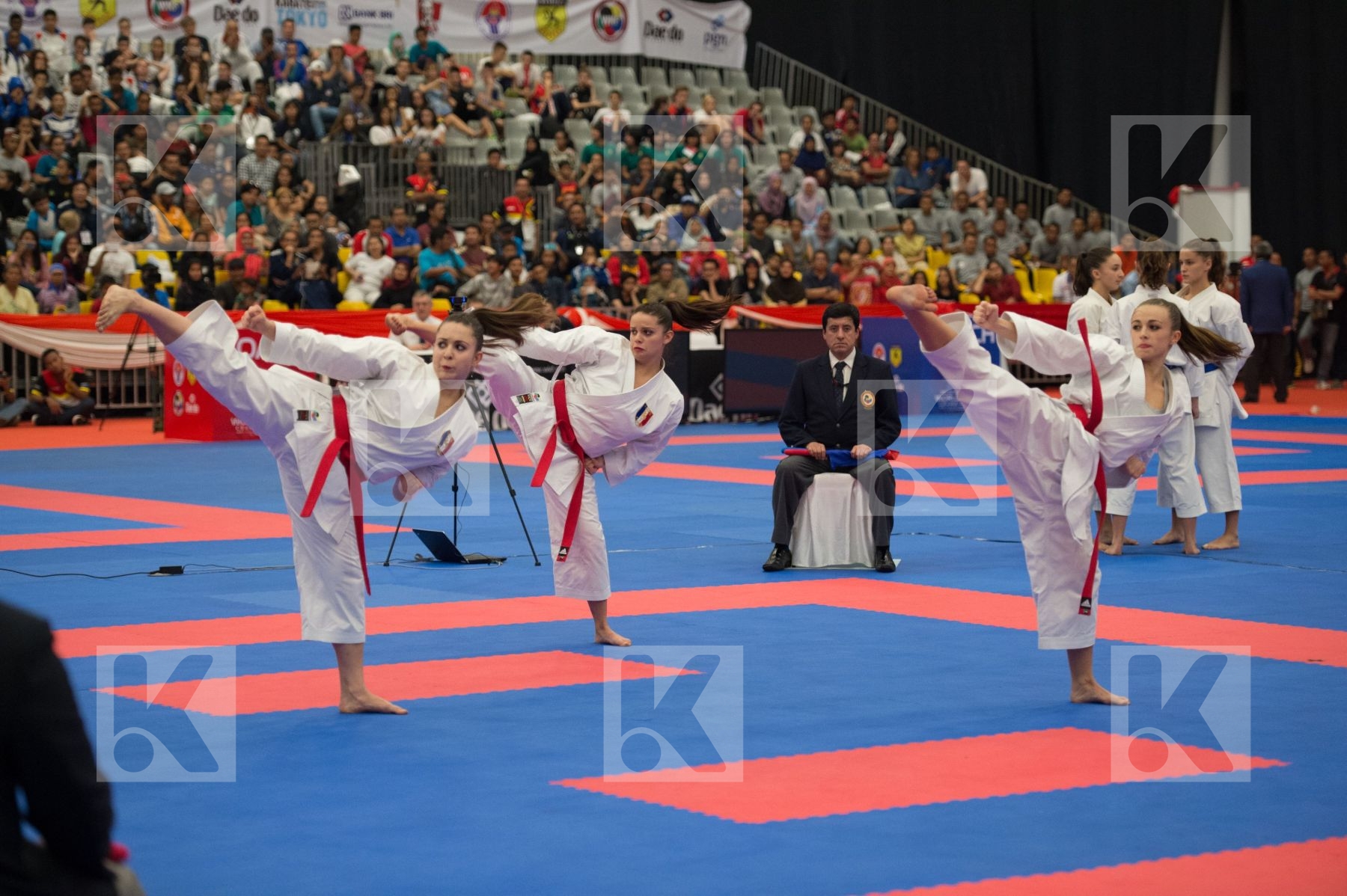 cadet female France Junior Kata team