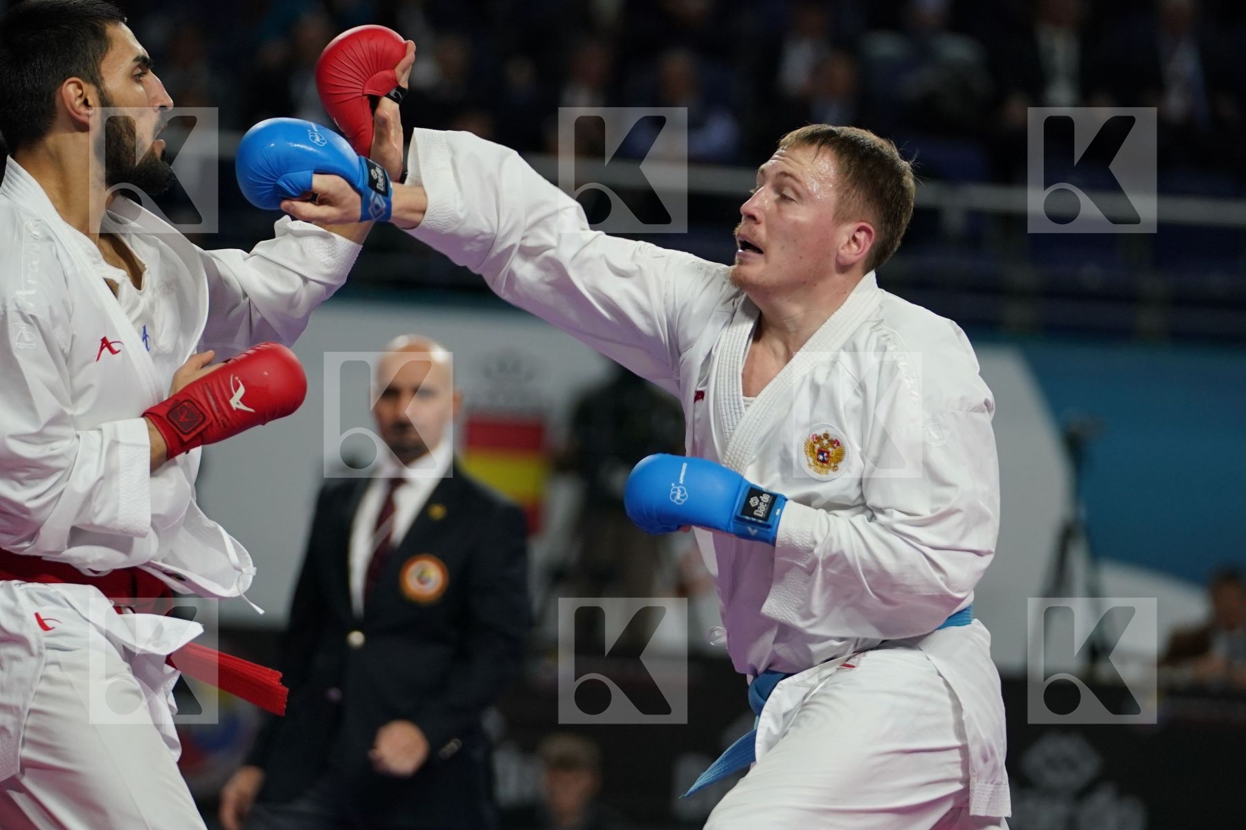 ALPARSLAN YAMANOGLU (TURKEY) vs ALEXANDER PSHENITSYN (RUSSIAN FEDERATION) in Senior Kumite 84+ Kg - Bronze bout