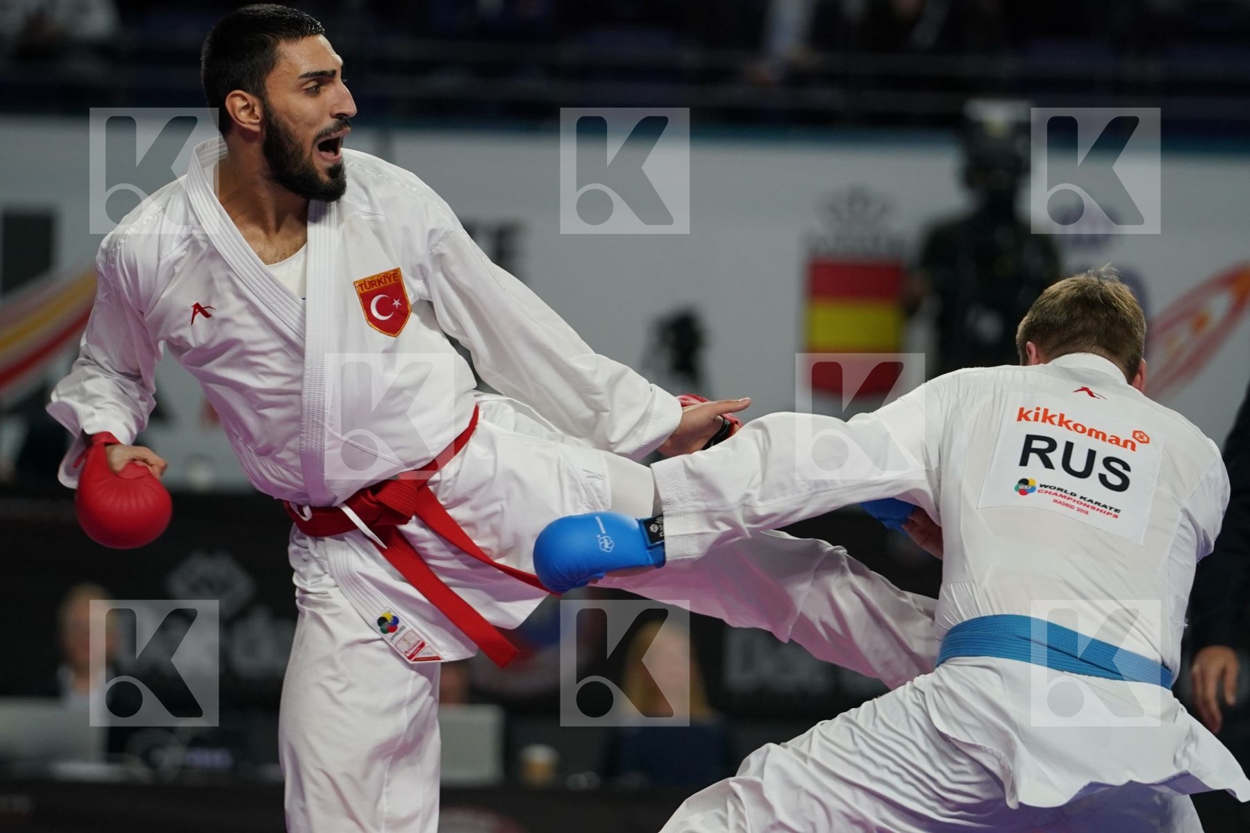 ALPARSLAN YAMANOGLU (TURKEY) vs ALEXANDER PSHENITSYN (RUSSIAN FEDERATION) in Senior Kumite 84+ Kg - Bronze bout