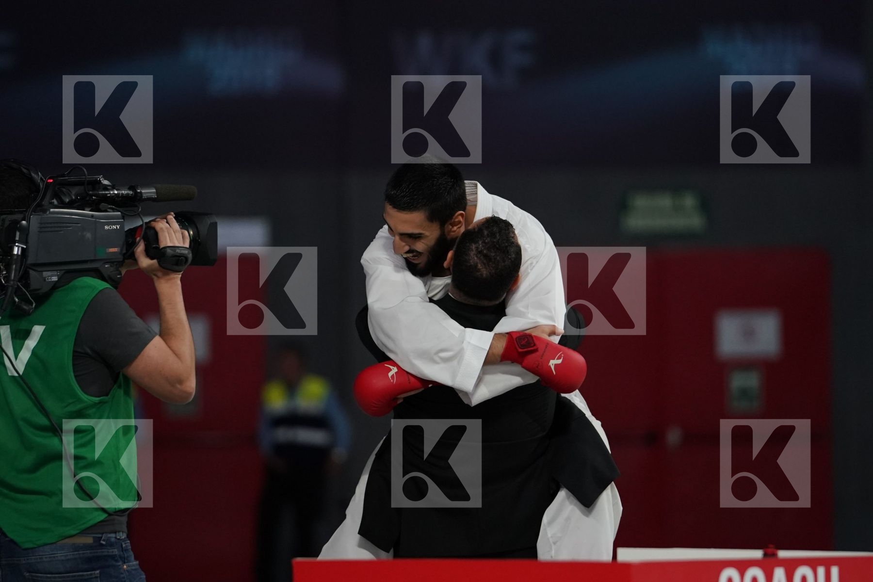 ALPARSLAN YAMANOGLU (TURKEY) vs ALEXANDER PSHENITSYN (RUSSIAN FEDERATION) in Senior Kumite 84+ Kg - Bronze bout