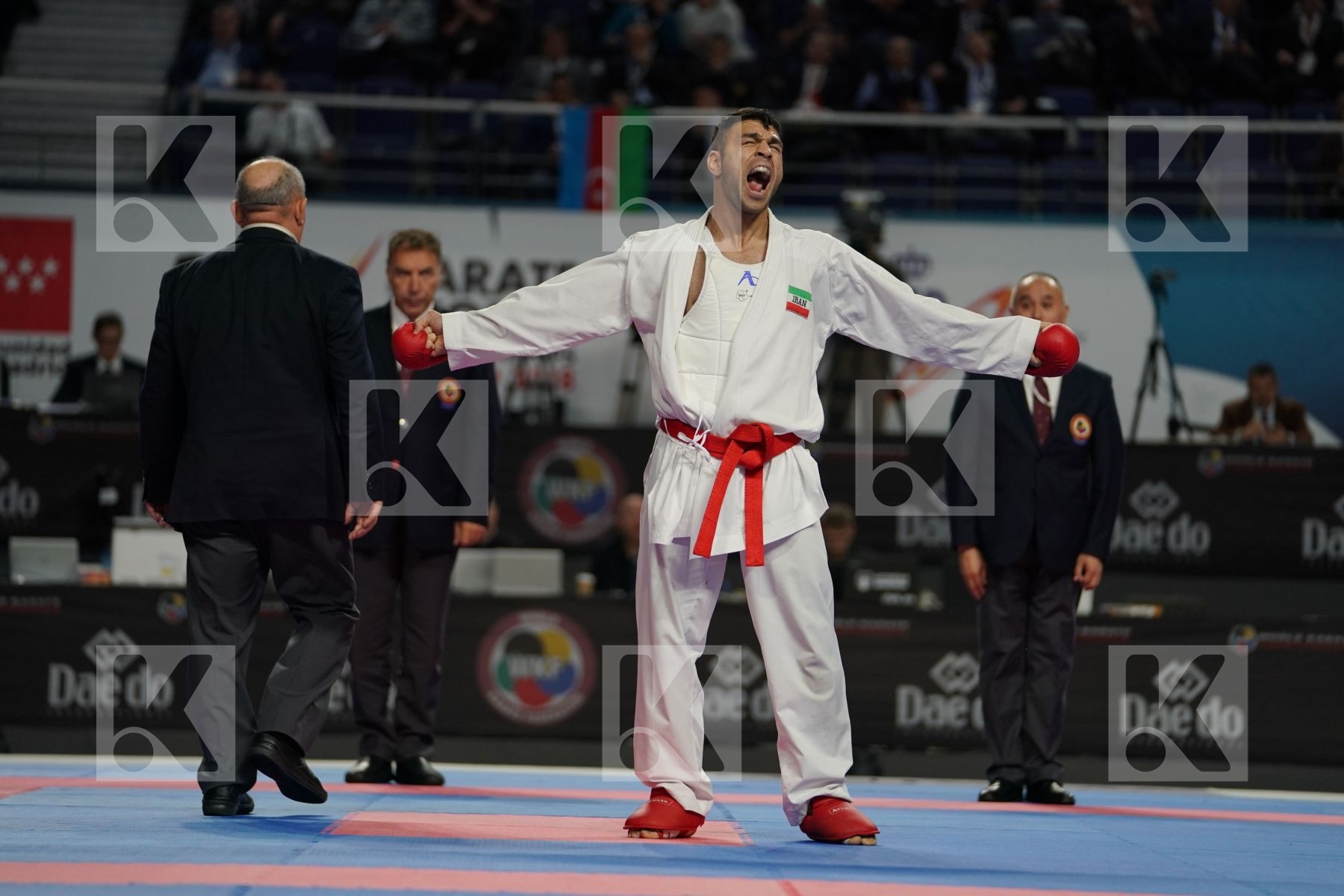 ZABIOLLAH POORSHAB (ISLAMIC REPUBLIC OF IRAN) vs DANIYAR YULDASHEV (KAZAKHSTAN) in Senior Kumite Ð 84 Kg - Bronze bout