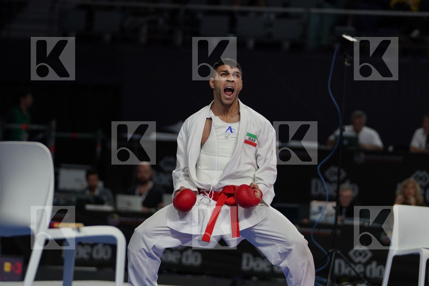ZABIOLLAH POORSHAB (ISLAMIC REPUBLIC OF IRAN) vs DANIYAR YULDASHEV (KAZAKHSTAN) in Senior Kumite Ð 84 Kg - Bronze bout