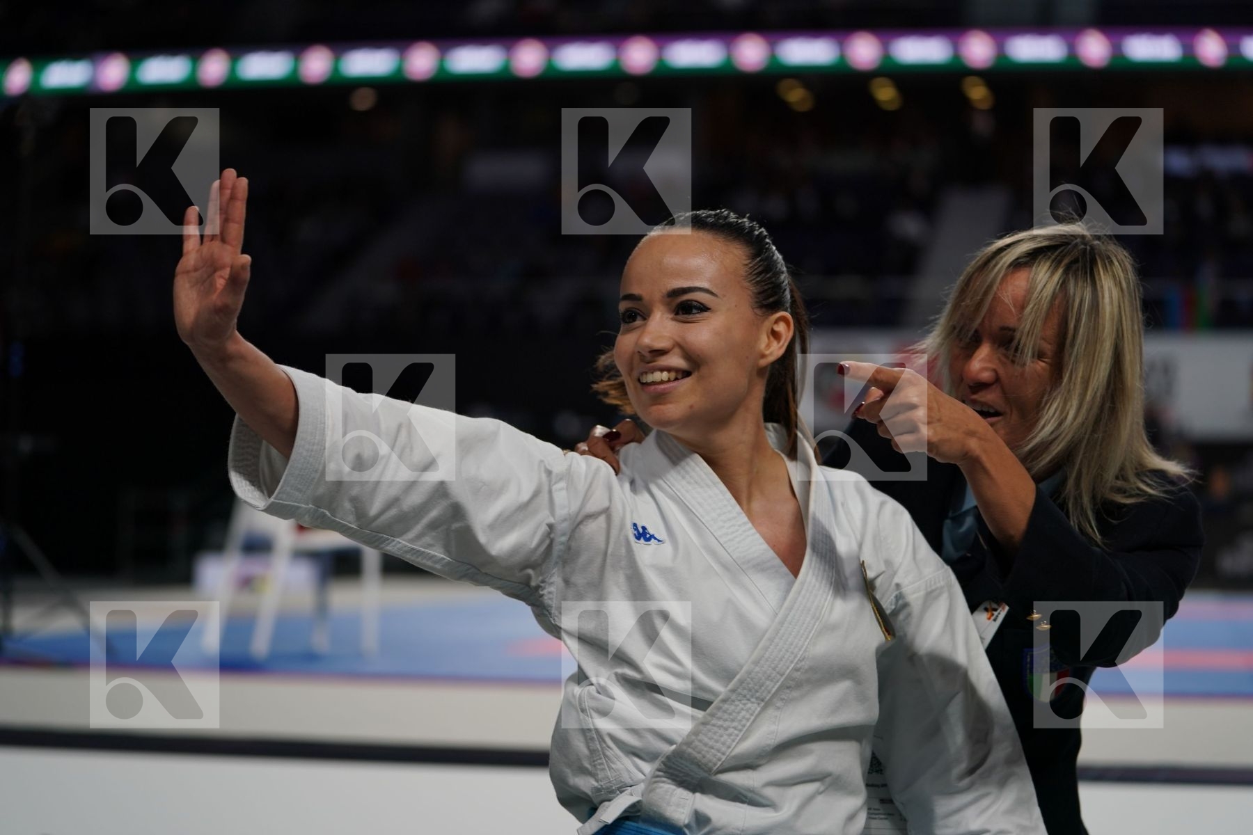 ALEXANDRA FERACCI (FRANCE) vs VIVIANA BOTTARO (ITALY) in Senior Female Kata - Bronze bout