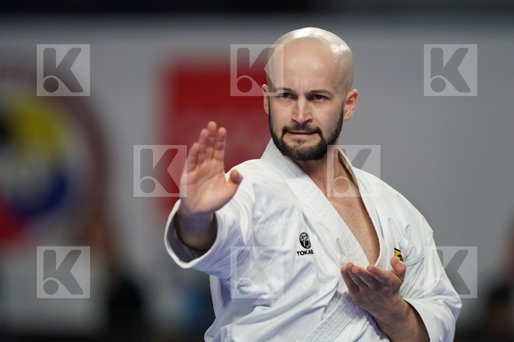 MATTIA BUSATO (ITALY) vs ILJA SMORGUNER (GERMANY) in Senior Male Kata - Bronze bout