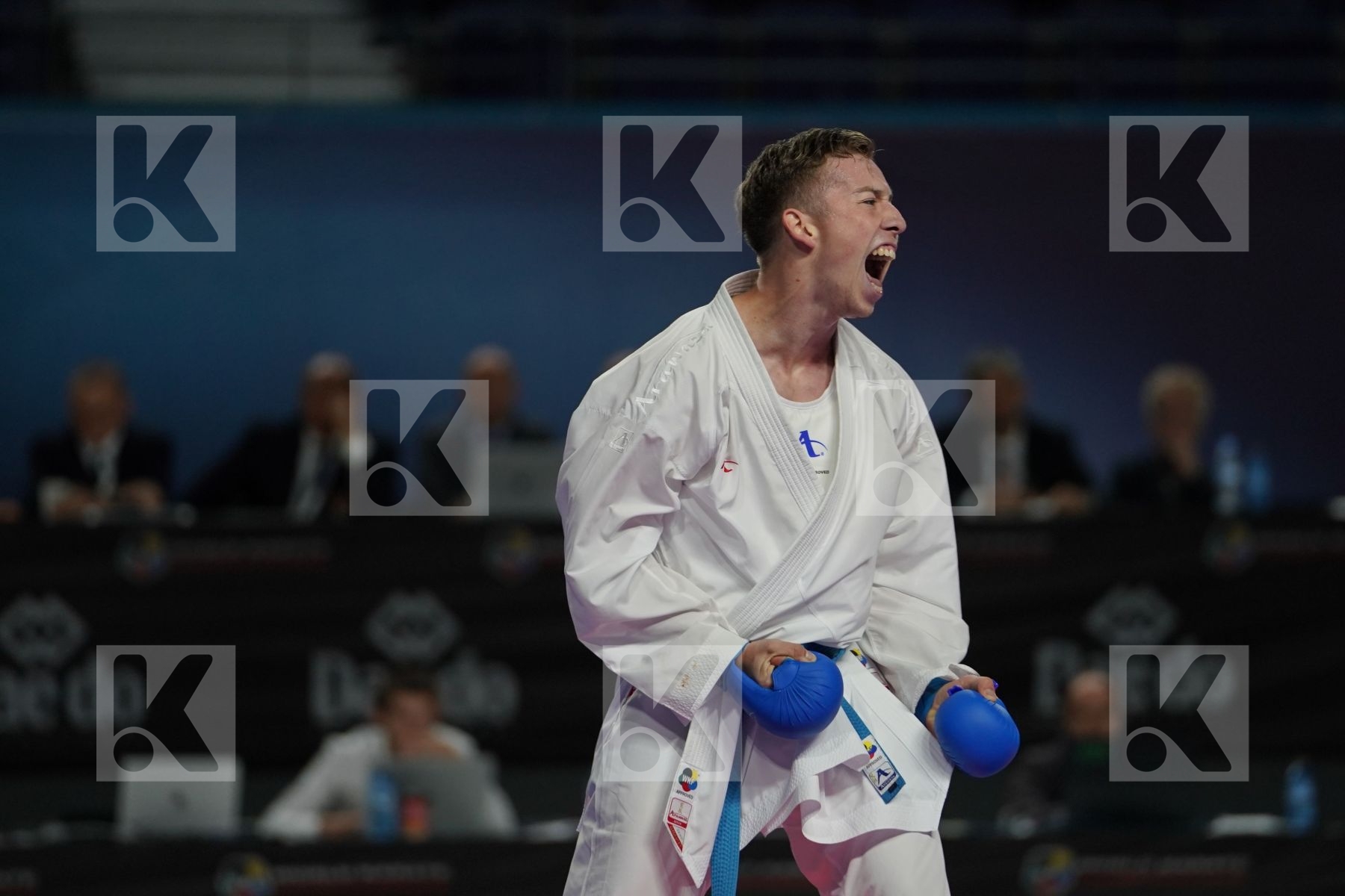 ABDEL RAHMAN ALMASATFA (JORDAN) vs CAMILO VELOZO (CHILE) in Senior Kumite -67 Kg - Bronze bout