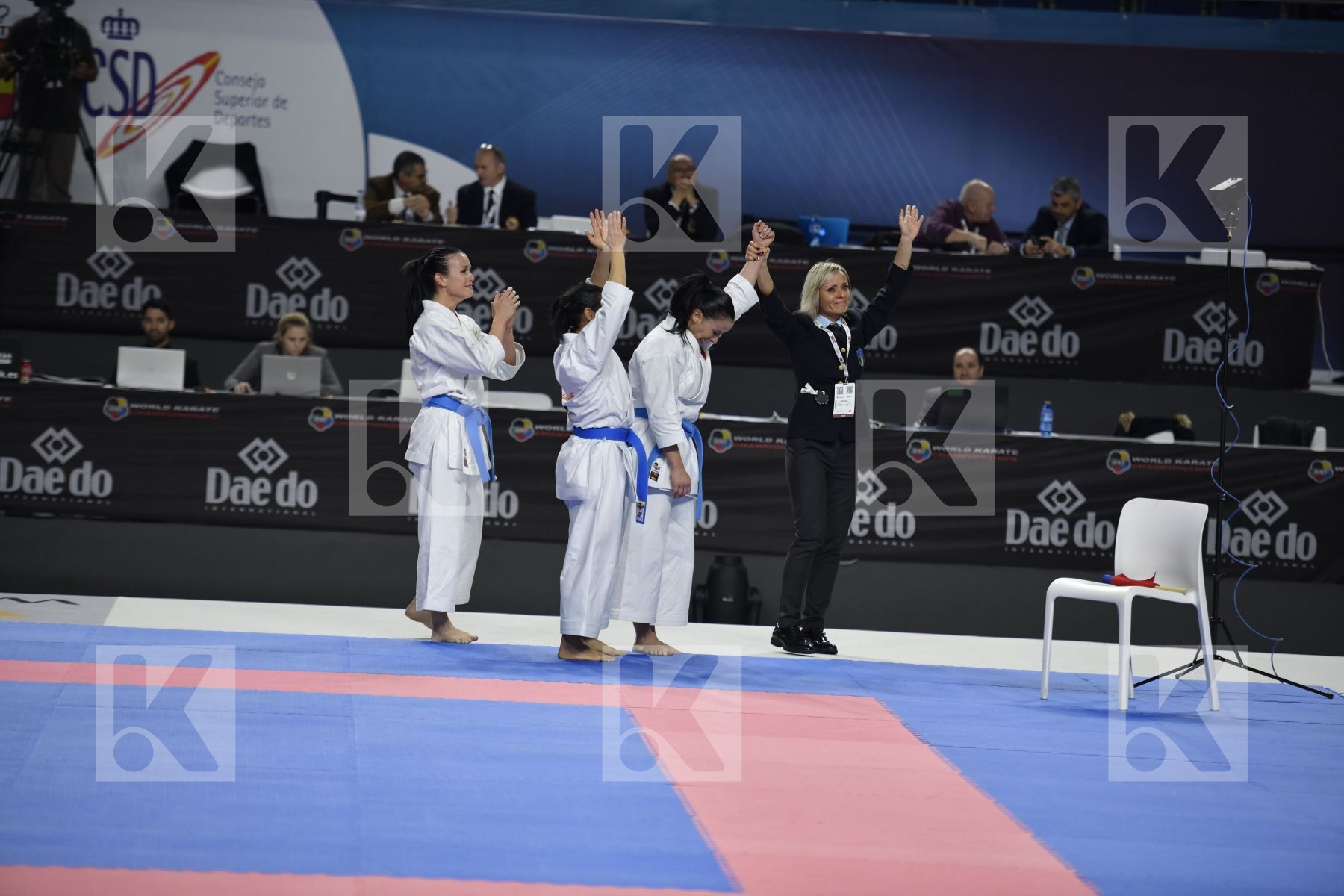 SERBIA (DJURDJEVIC, MATICKI, PIPERIN) vs ITALY (BATTAGLIA, D'ONOFRIO, PEZZETTI) in Senior Team Female Kata - Bronze bout