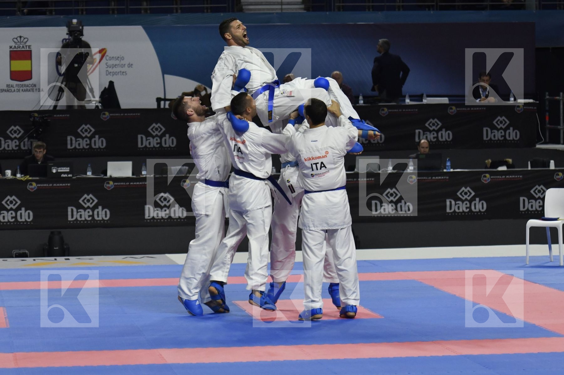 SENEGAL (CISSE, DIOP, GUEYE, MBAYE, NDOUR, SENE) vs ITALY (EL SHARABY, JENDOUBI, MAESTRI, MARESCA, MARINO, MARTINA, MINARDI) in Senior Team Male Kumite - Bronze bout
