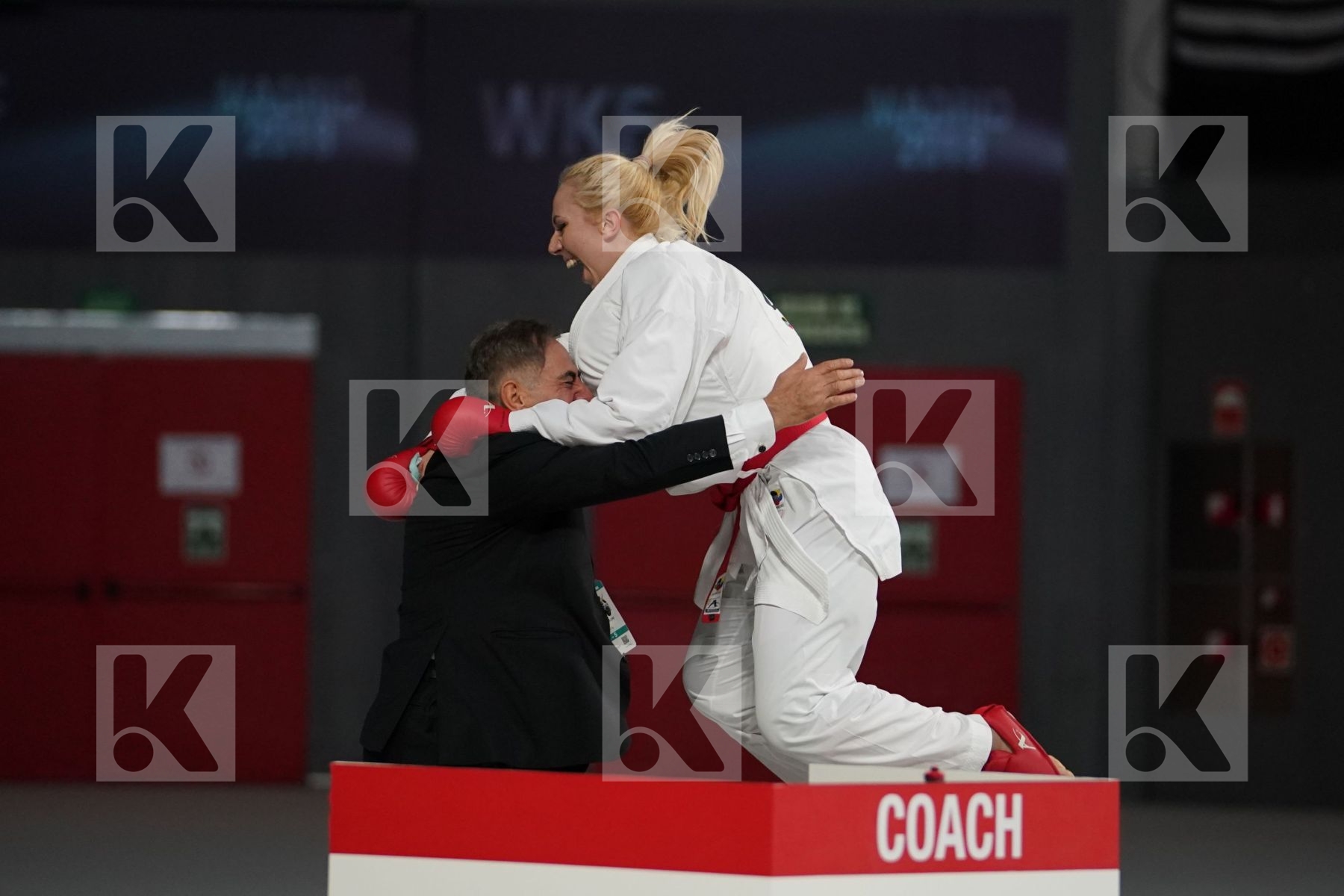 ELENI CHATZILIADOU (GREECE) vs AYUMI UEKUSA (JAPAN) in Senior Kumite 68+ Kg - Final bout