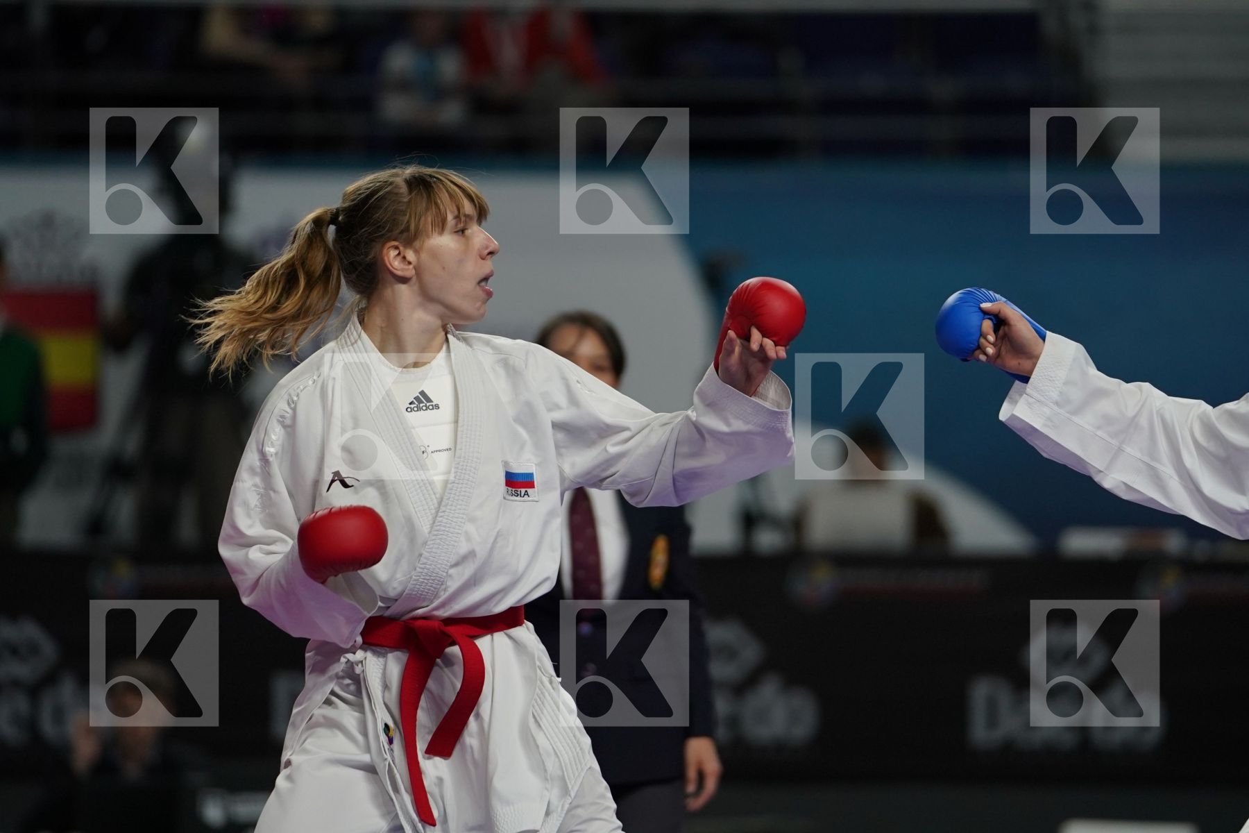 VICTORIA  ISAEVA  (RUSSIAN FEDERATION) vs IRINA ZARETSKA (AZERBAIJAN) in Senior Kumite Ð 68 Kg - Final bout