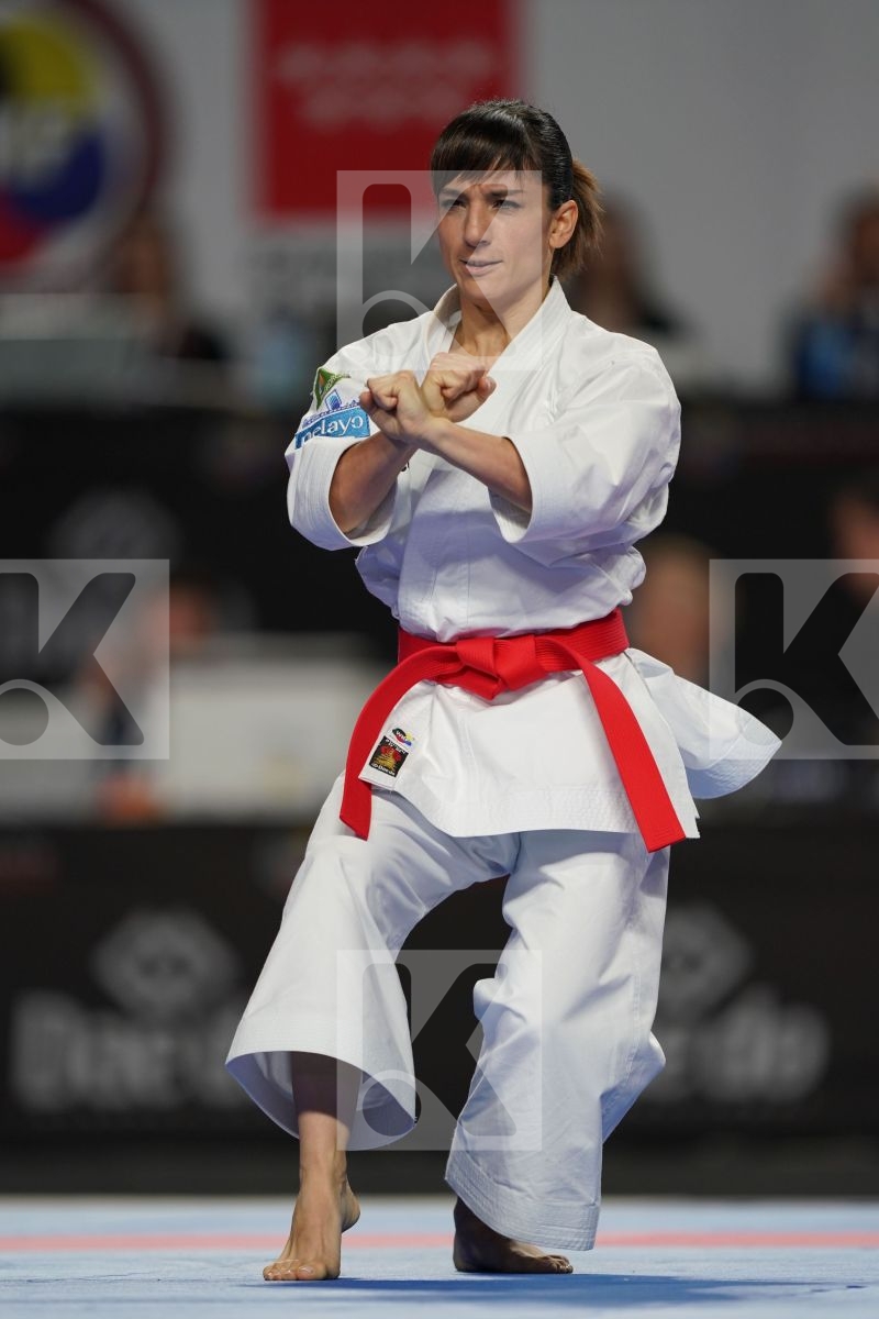 SANDRA SANCHEZ JAIME (SPAIN) vs KIYOU SHIMIZU (JAPAN) in Senior Female Kata - Final bout