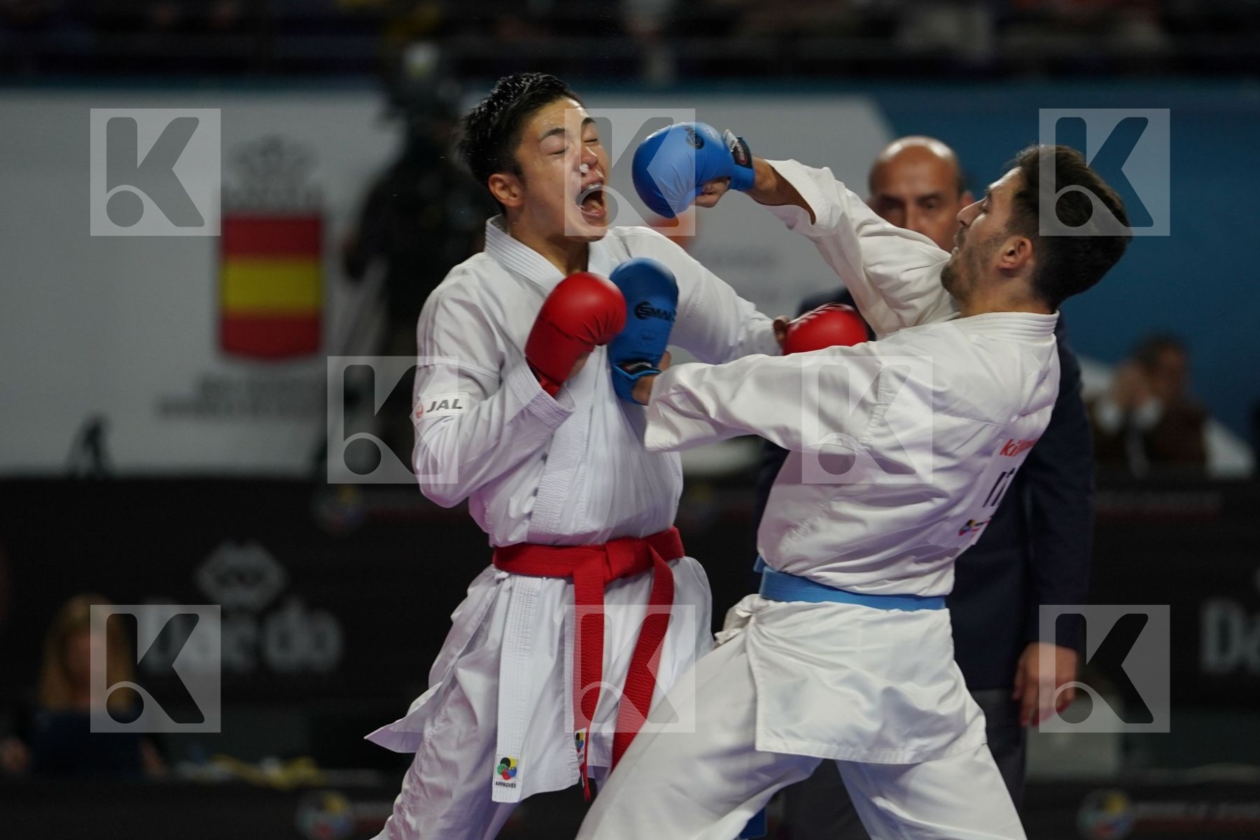 NAOTO SAGO (JAPAN) vs ANGELO CRESCENZO (ITALY) in Senior Kumite -60 Kg - Final bout