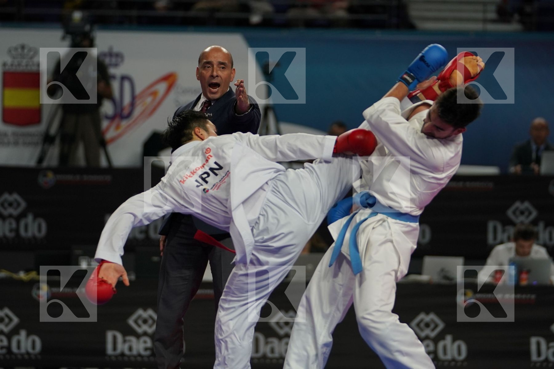 NAOTO SAGO (JAPAN) vs ANGELO CRESCENZO (ITALY) in Senior Kumite -60 Kg - Final bout
