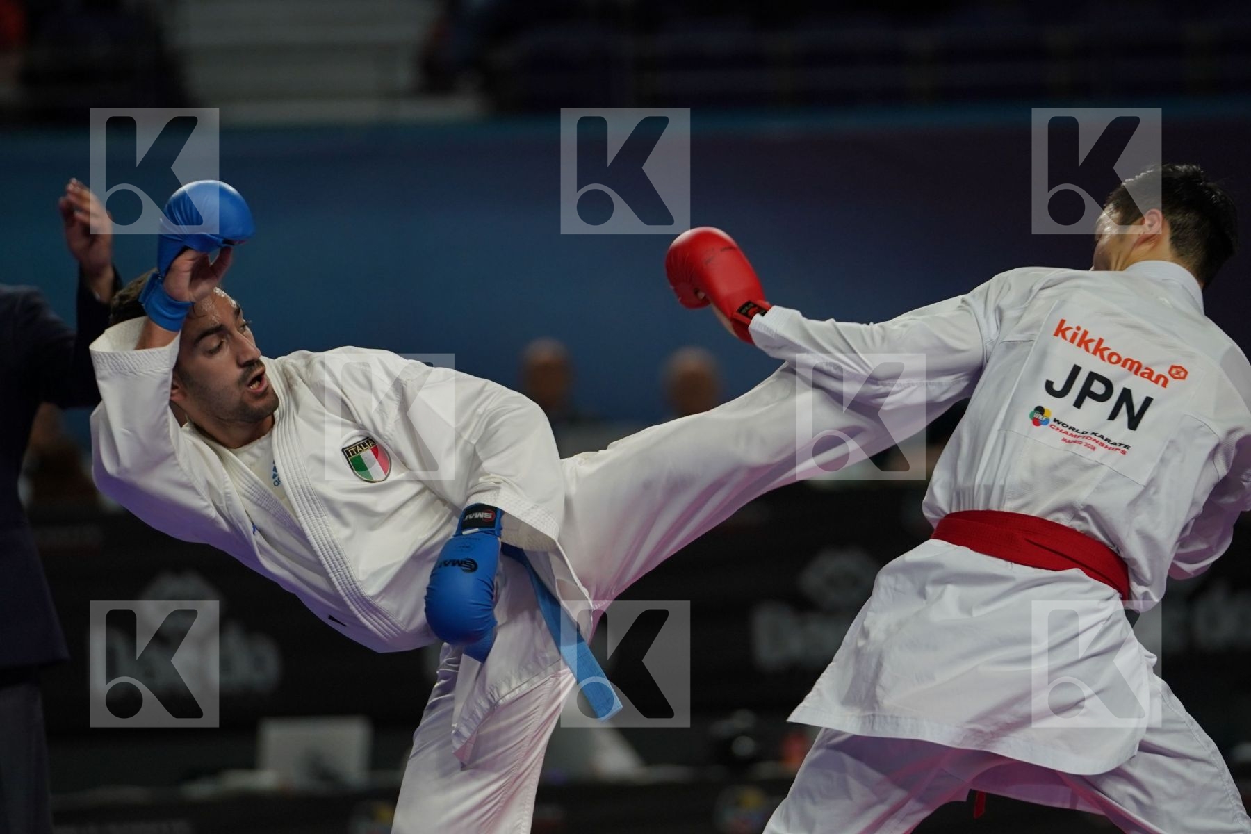 NAOTO SAGO (JAPAN) vs ANGELO CRESCENZO (ITALY) in Senior Kumite -60 Kg - Final bout