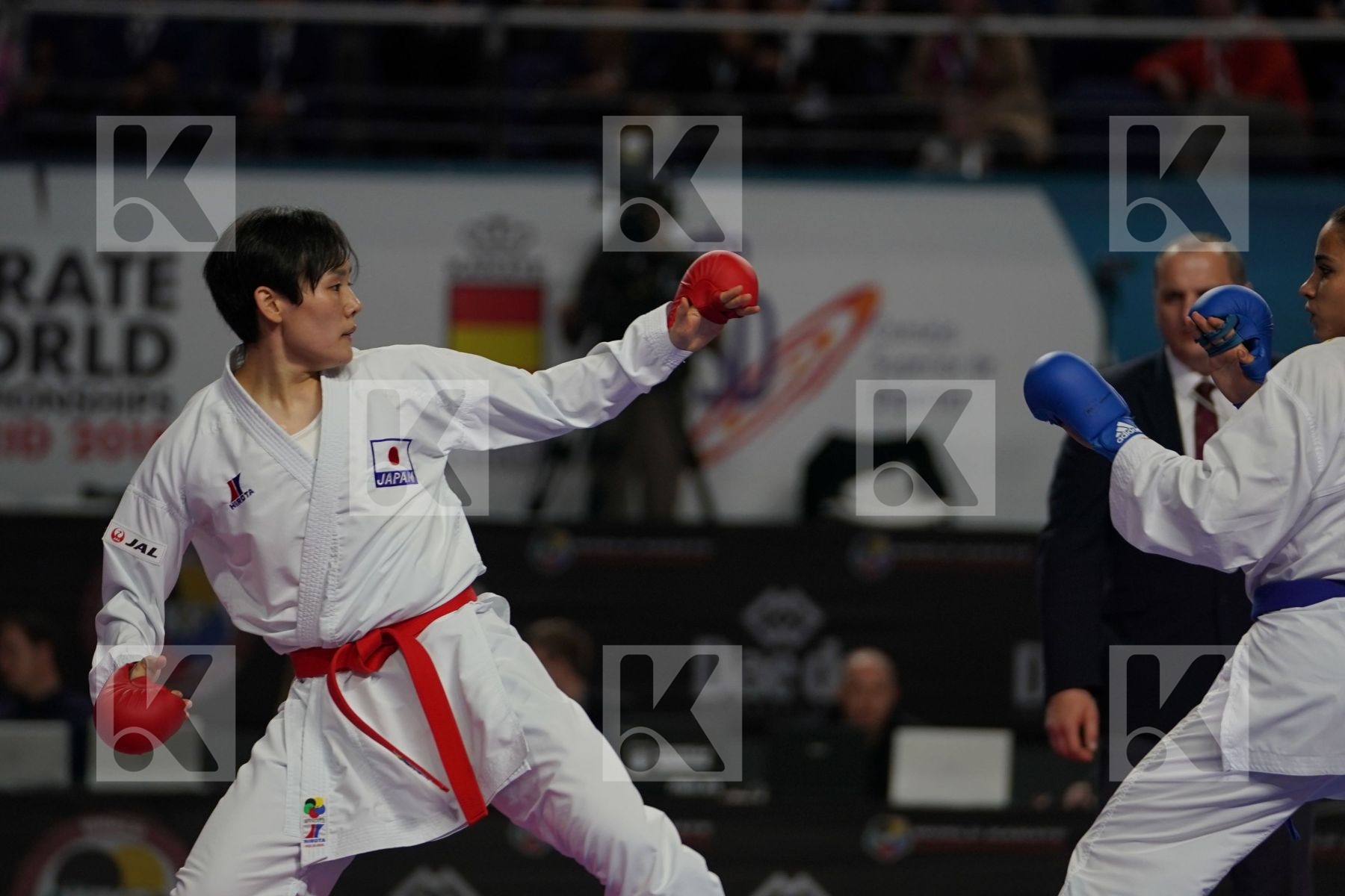 Japan (KAWAMURA, SAITO, SOMEYA, UEKUSA) vs France (AVAZERI, BRITO, HEURTAULT, SIVERT) in Senior Team Female Kumite - Final bout