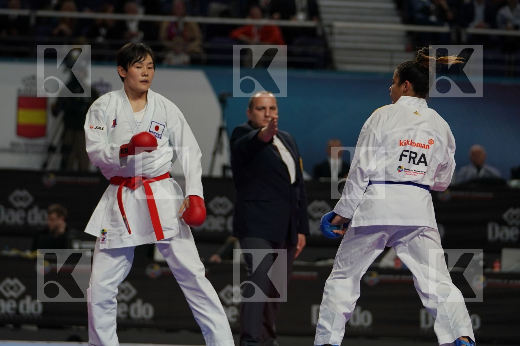 Japan (KAWAMURA, SAITO, SOMEYA, UEKUSA) vs France (AVAZERI, BRITO, HEURTAULT, SIVERT) in Senior Team Female Kumite - Final bout