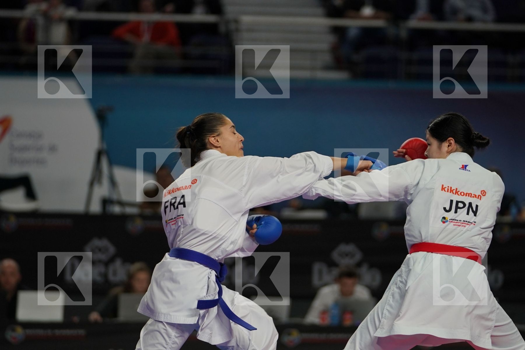 Japan (KAWAMURA, SAITO, SOMEYA, UEKUSA) vs France (AVAZERI, BRITO, HEURTAULT, SIVERT) in Senior Team Female Kumite - Final bout