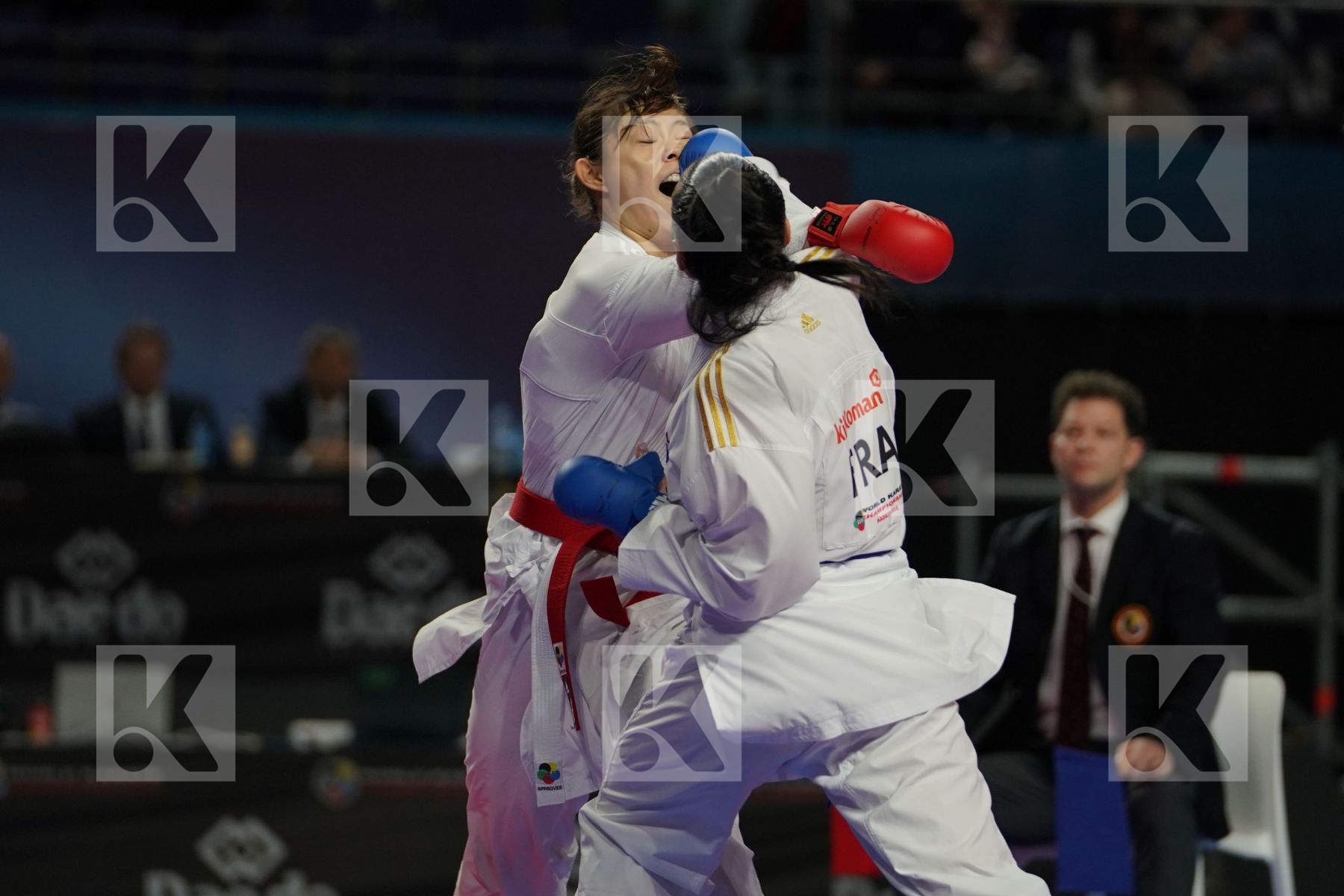 Japan (KAWAMURA, SAITO, SOMEYA, UEKUSA) vs France (AVAZERI, BRITO, HEURTAULT, SIVERT) in Senior Team Female Kumite - Final bout