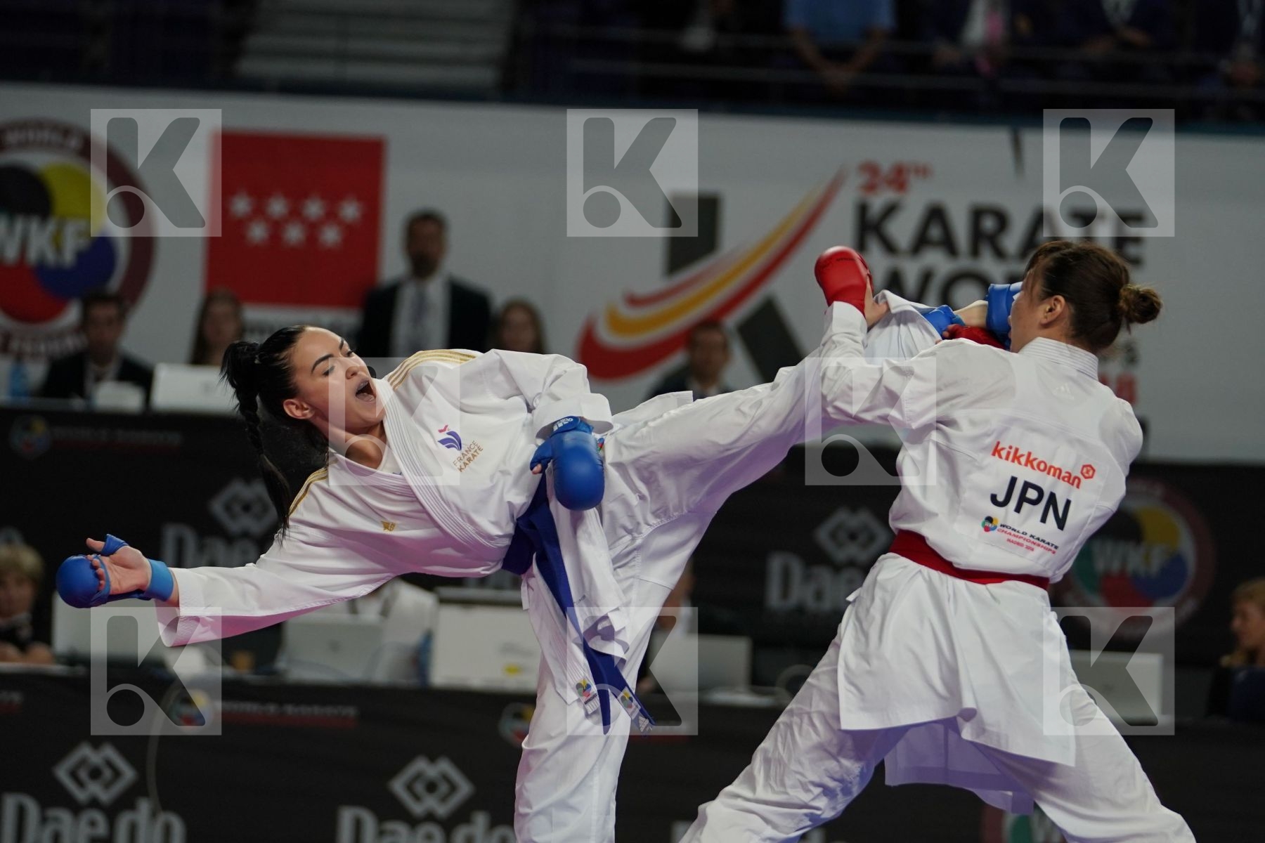 Japan (KAWAMURA, SAITO, SOMEYA, UEKUSA) vs France (AVAZERI, BRITO, HEURTAULT, SIVERT) in Senior Team Female Kumite - Final bout
