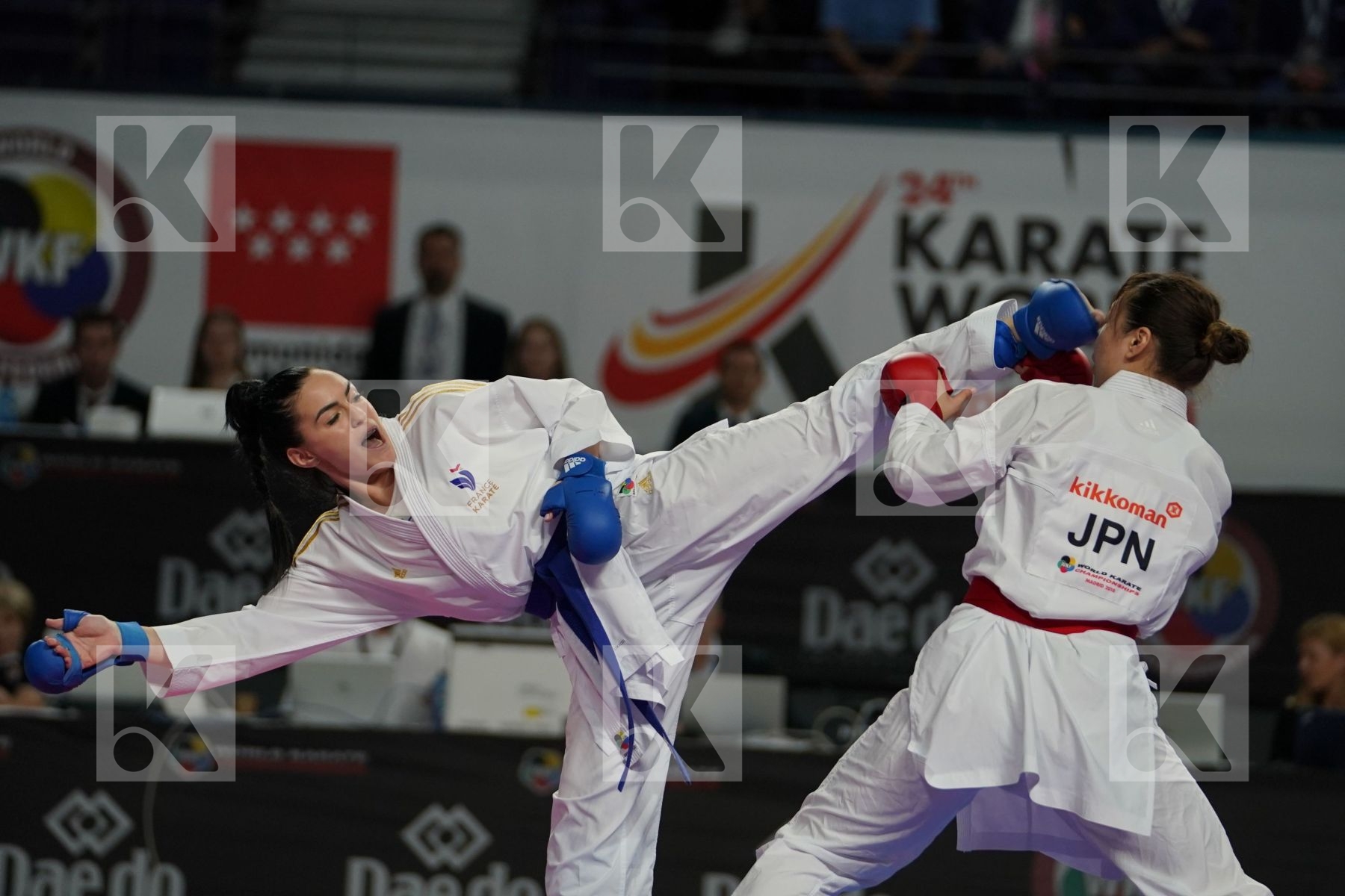 Japan (KAWAMURA, SAITO, SOMEYA, UEKUSA) vs France (AVAZERI, BRITO, HEURTAULT, SIVERT) in Senior Team Female Kumite - Final bout