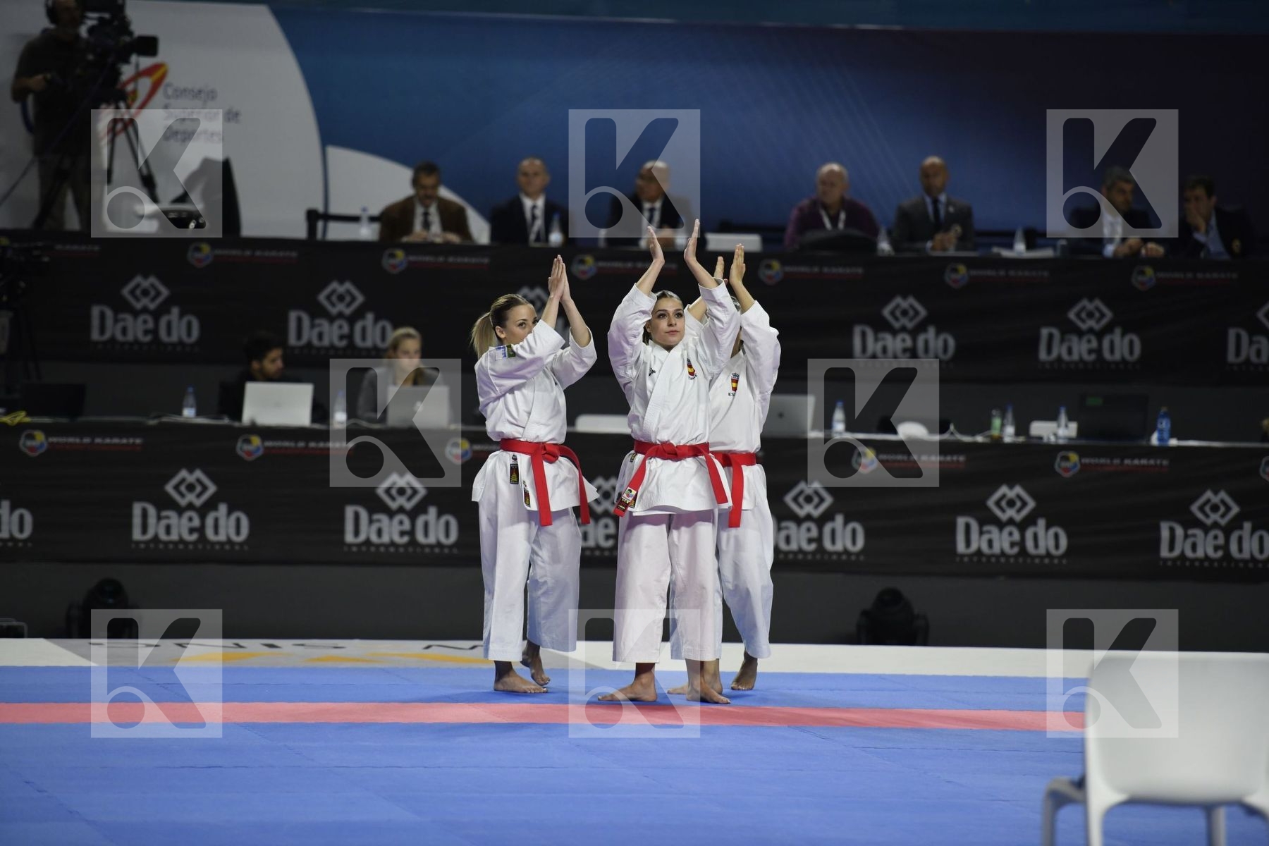 SPAIN (GARCIA LOZANO, RODRIGUEZ ENCABO, ROY RUBIO) vs JAPAN (ISHIBASHI, MUGIYAMA, TAIRA) in Senior Team Female Kata - Final bout