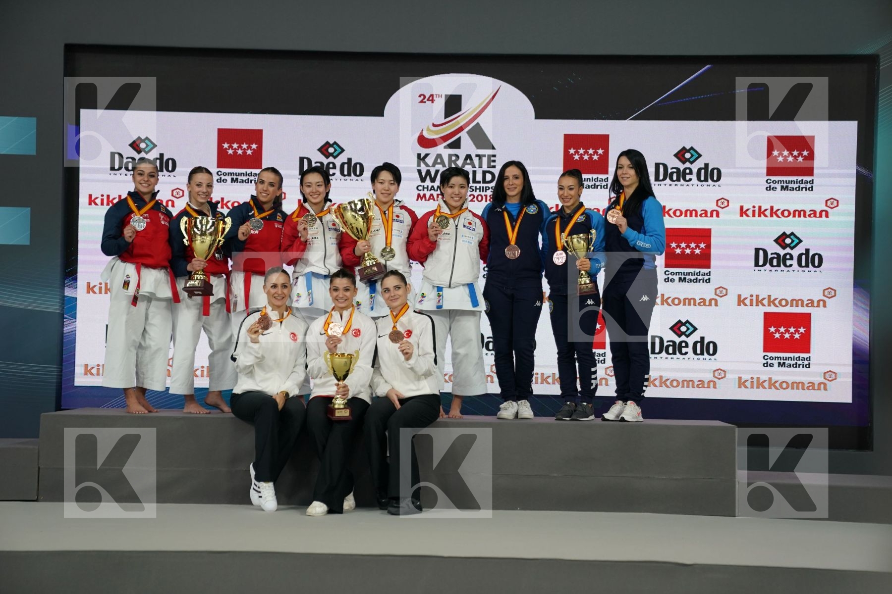 ITALY (BATTAGLIA, DÕONOFRIO, PEZZETTI), TURKEY (ELTEMUR, KUSMUS, SOFUOGLU), SPAIN (GARCIA LOZANO, RODRIGUEZ ENCABO, ROY RUBIO), JAPAN (ISHIBASHI, MUGIYAMA, TAIRA) in Senior Team Female Kata - Podium ceremony