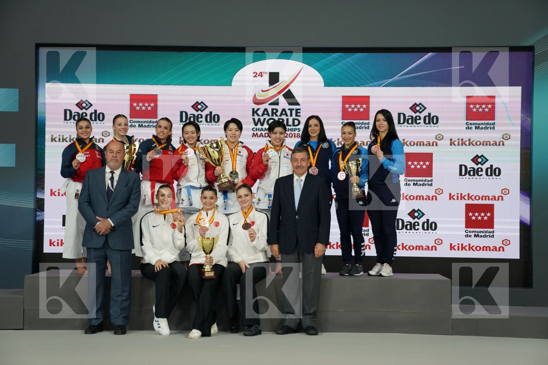 ITALY (BATTAGLIA, DÕONOFRIO, PEZZETTI), TURKEY (ELTEMUR, KUSMUS, SOFUOGLU), SPAIN (GARCIA LOZANO, RODRIGUEZ ENCABO, ROY RUBIO), JAPAN (ISHIBASHI, MUGIYAMA, TAIRA) in Senior Team Female Kata - Podium ceremony