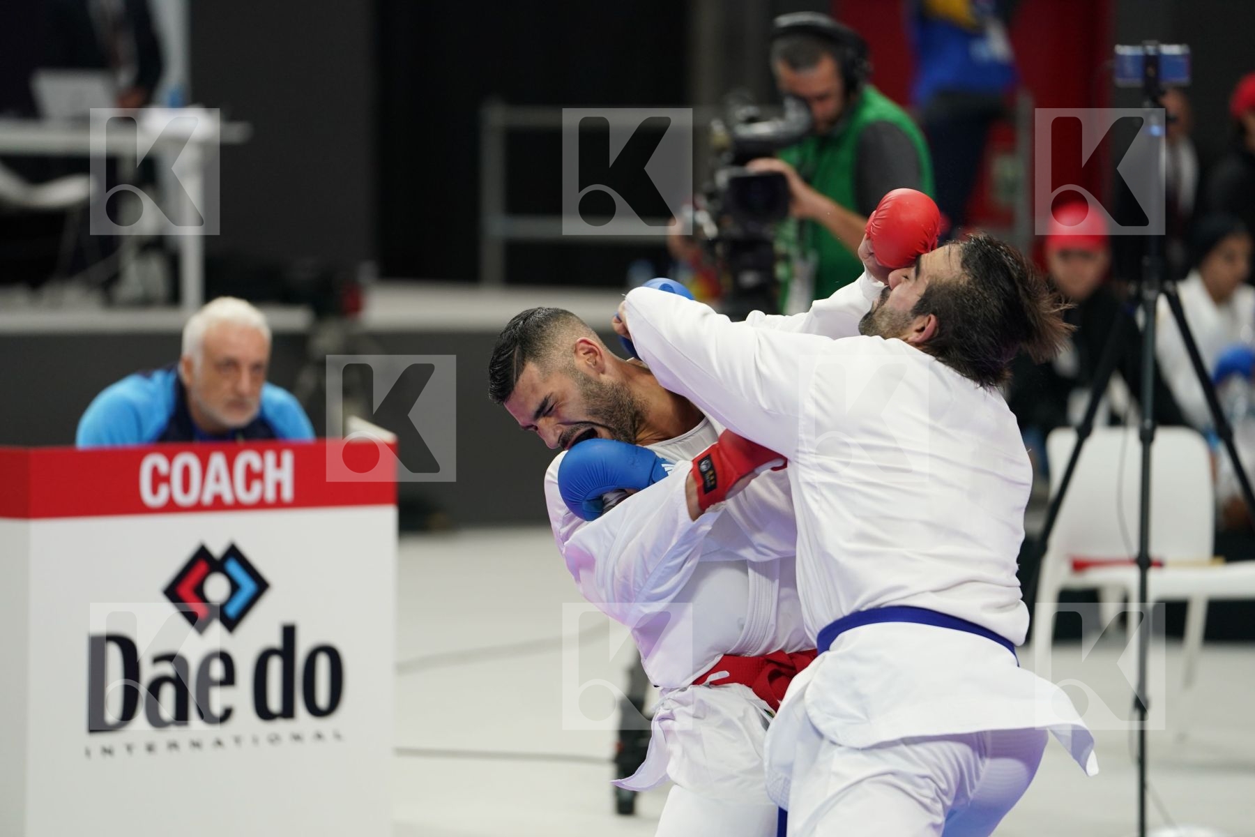 LUIGI BUSA (ITALY) vs RAFAEL AGHAYEV (AZERBAIJAN) in Senior Kumite Ð 75 Kg - Qualification