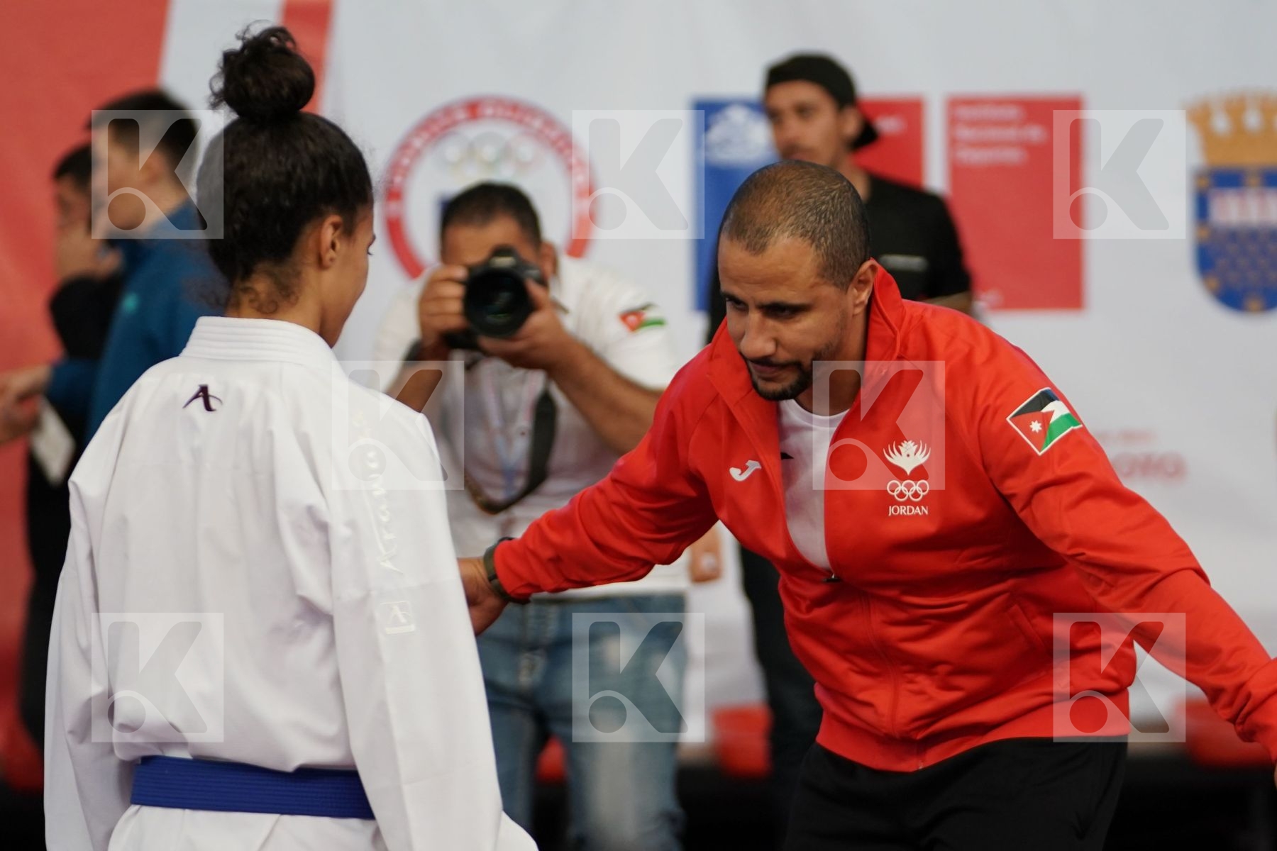 HENNESSEY LOLA (NEW ZEALAND) vs MANSOUR LEEN (JORDAN) in Cadet Kumite Female -47 Kg - Bronze bout