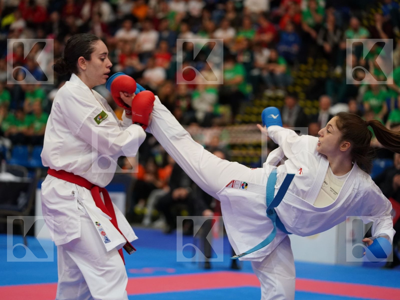 PASCUAL CHICO MARTA (SPAIN) vs PETKOVA SANYA (BULGARIA) in Junior Kumite Female 59+ Kg - Final bout