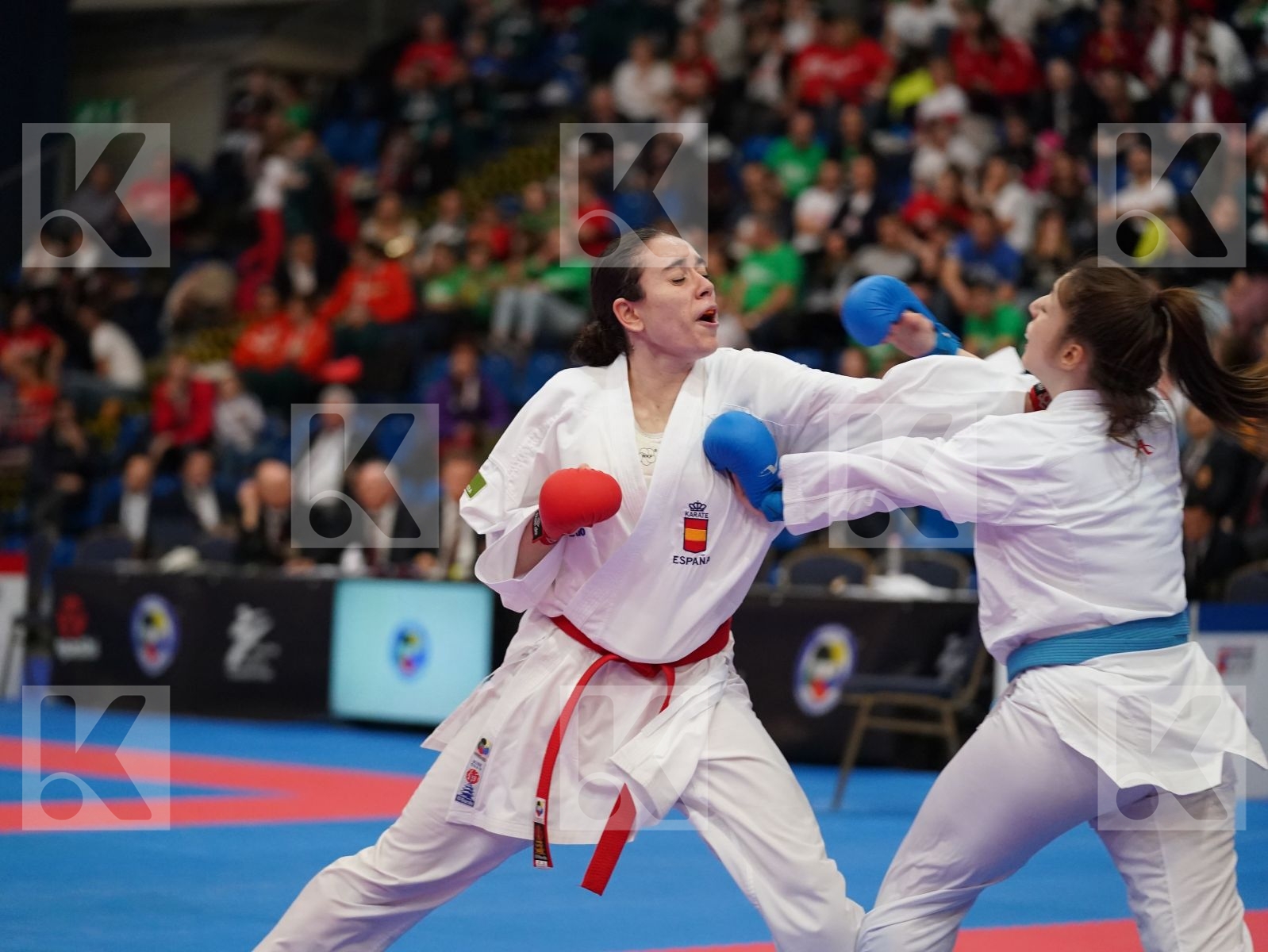PASCUAL CHICO MARTA (SPAIN) vs PETKOVA SANYA (BULGARIA) in Junior Kumite Female 59+ Kg - Final bout
