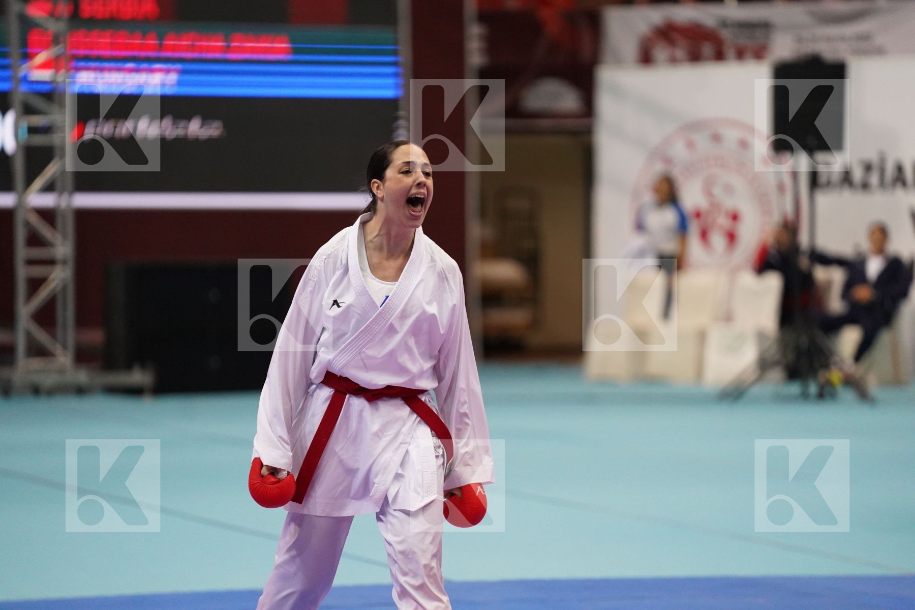 Kumite final bout featuring PEROVIC IVANA & BOUSSEBAA AICHA ZAKIA