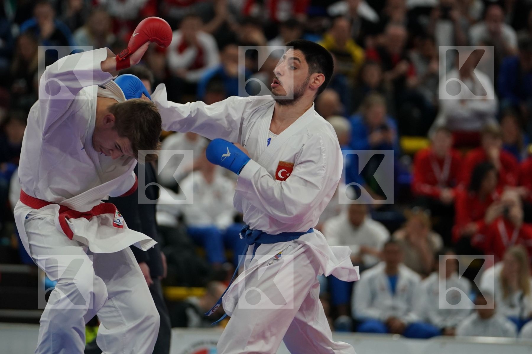 KELLAWAY JOE (ENGLAND) vs ELTEMUR ERMAN (TURKEY) in Senior Kumite -75 Kg - Bronze bout