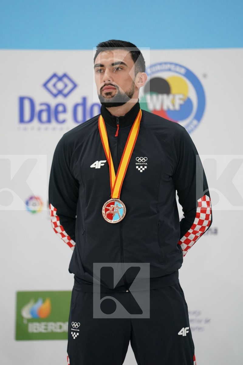 KVESIC ANDJELO (CROATIA) in Senior Kumite 84+ Kg - Podium ceremony