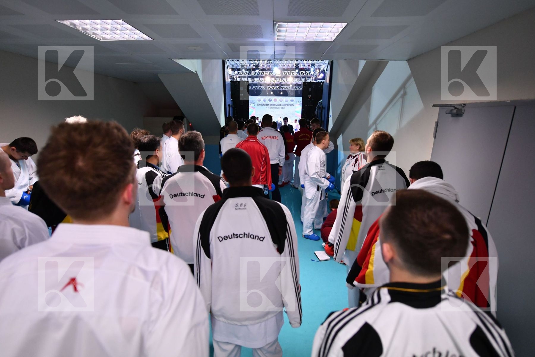 corridor Germany wait