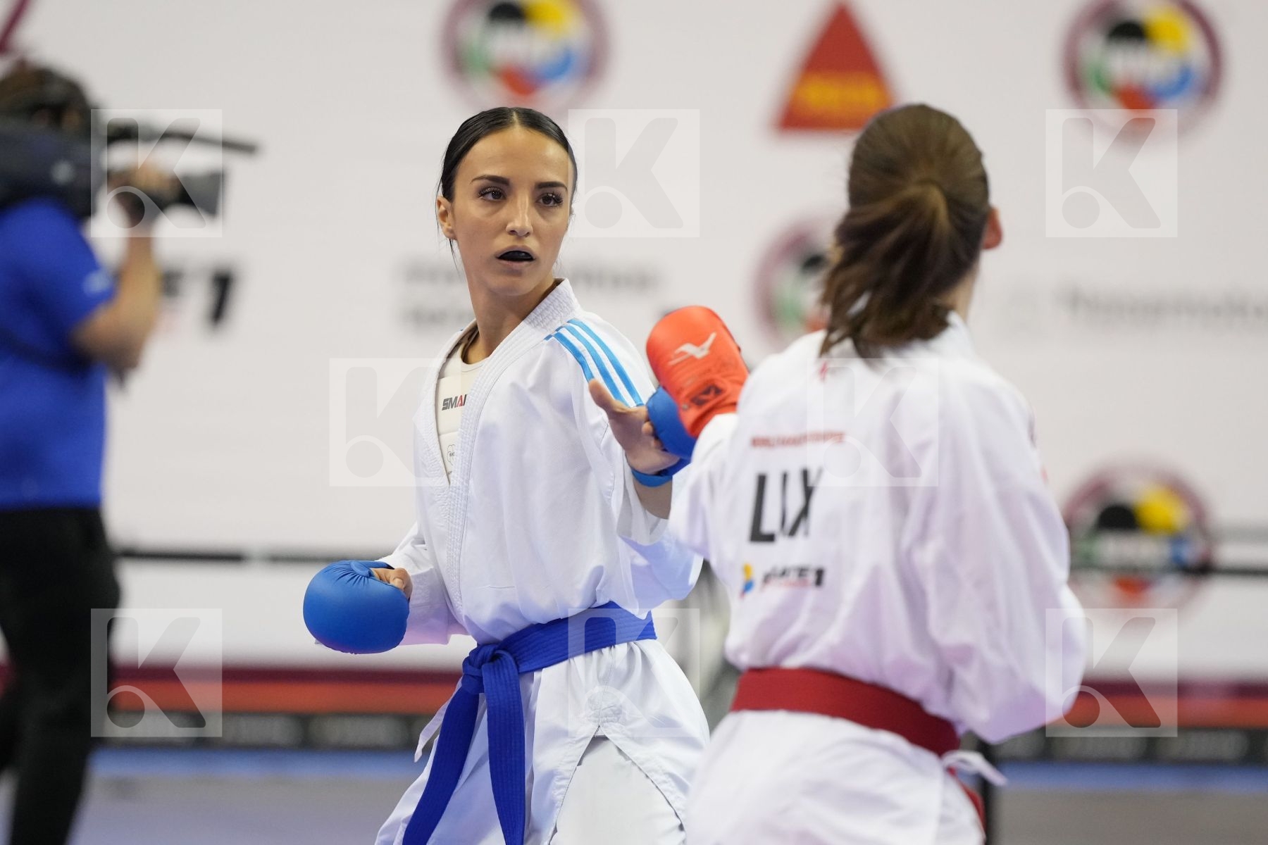 Kumite bronze bout featuring BRUNORI VERONICA & WARLING JENNIFER