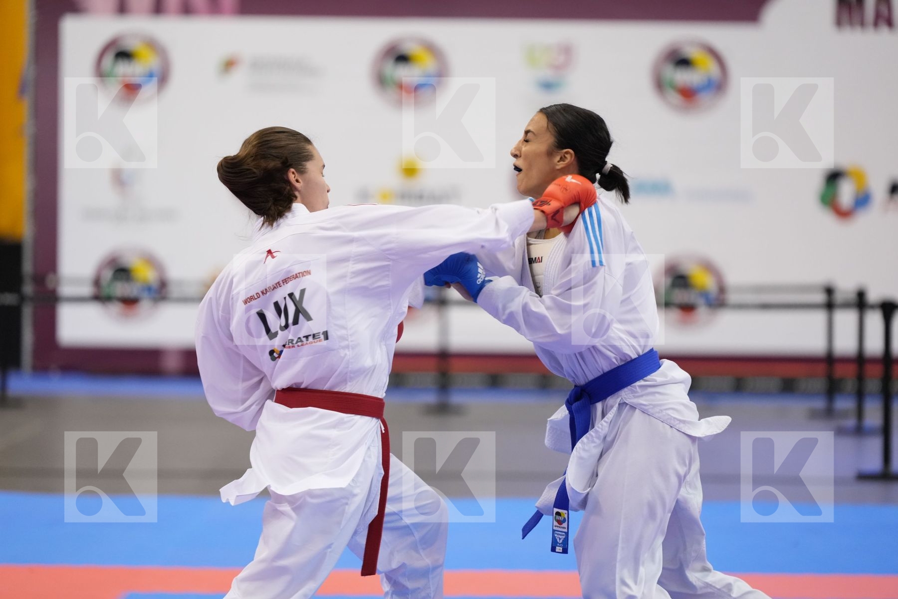 Kumite bronze bout featuring BRUNORI VERONICA & WARLING JENNIFER