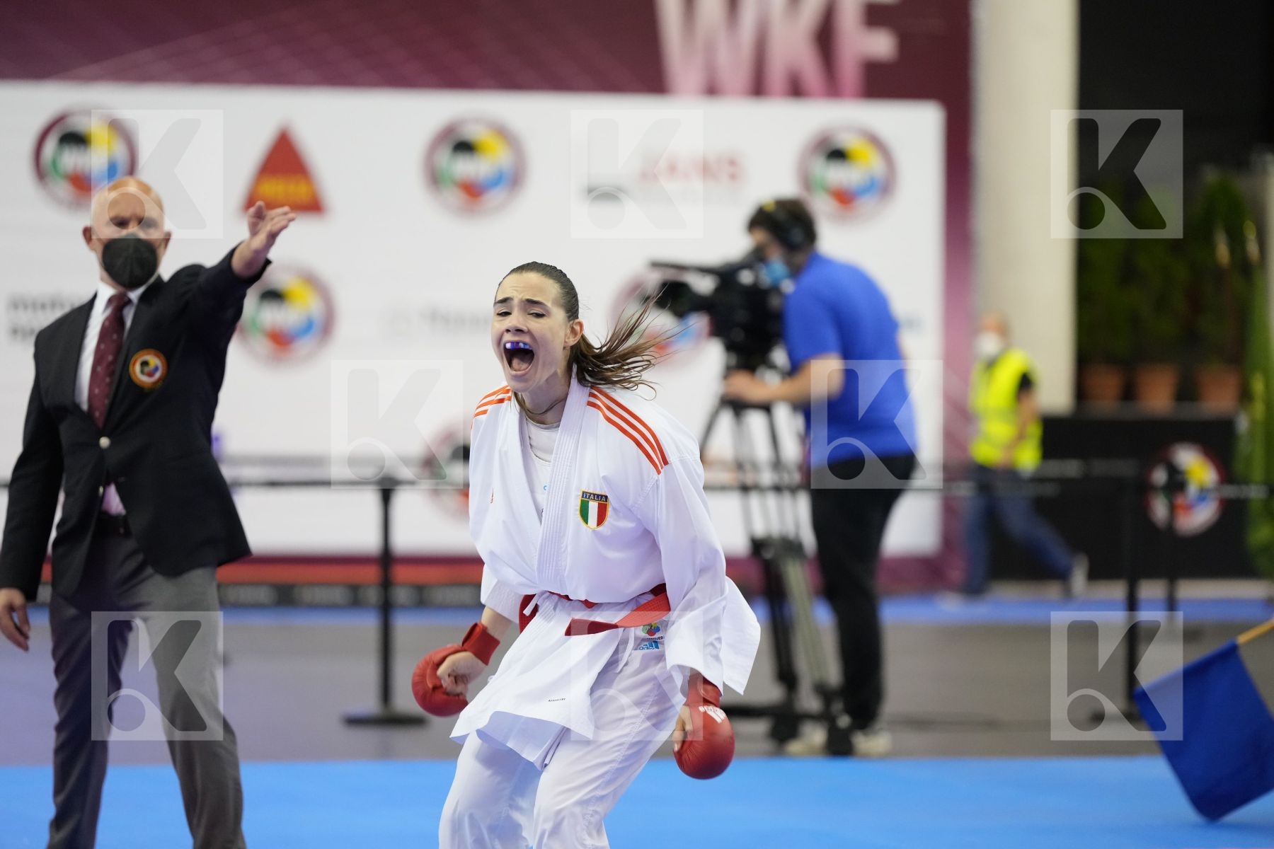 Kumite bronze bout featuring Alessandra Mangiacapra & Diana Shostak
