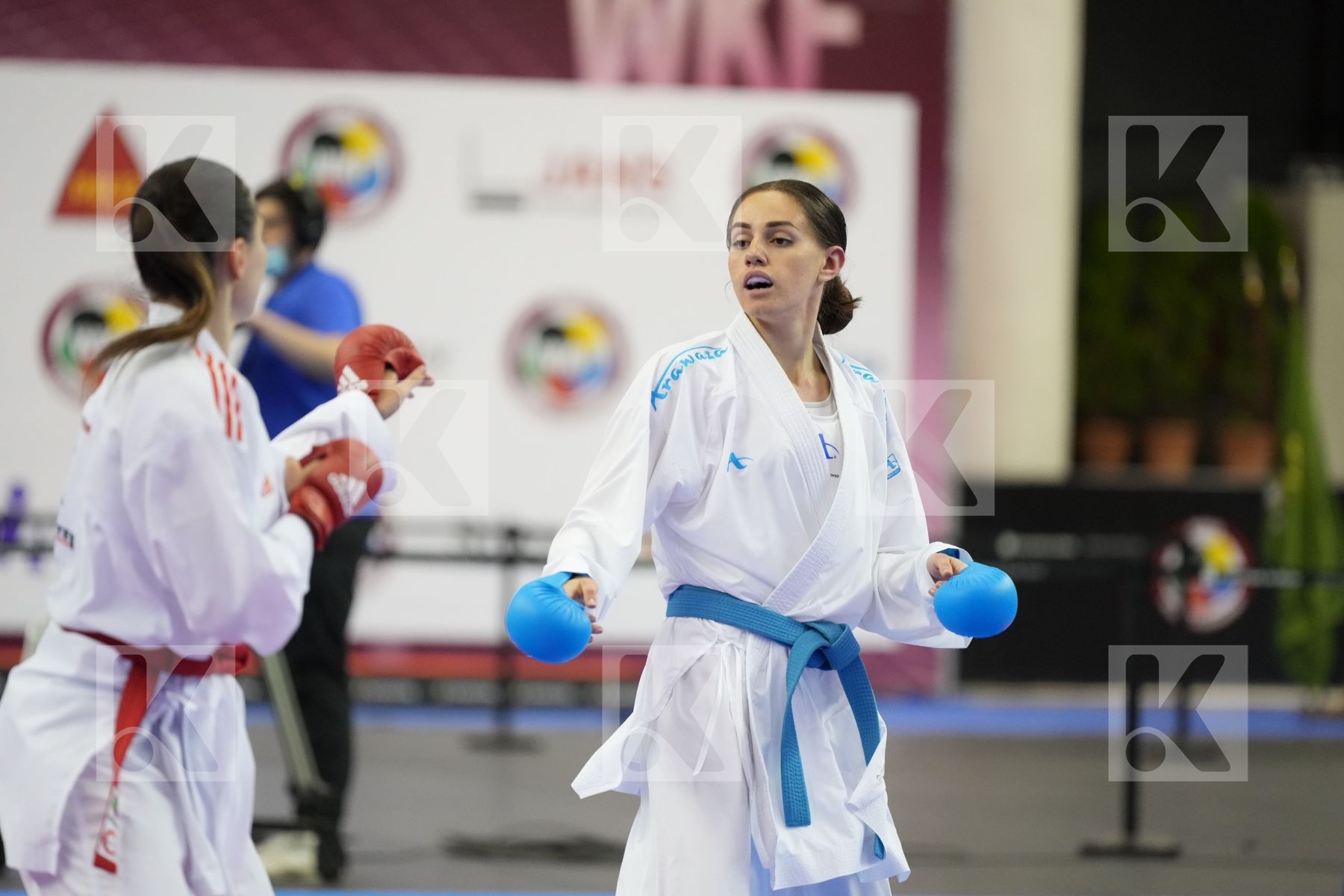 Kumite bronze bout featuring Alessandra Mangiacapra & Diana Shostak