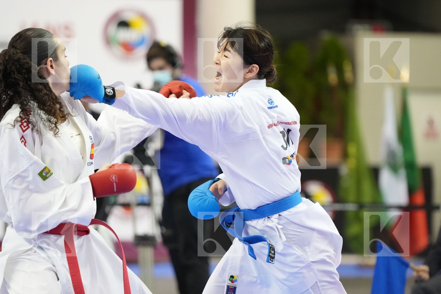 Kumite bronze bout featuring SAITO AYAKA & PASCUAL CHICO MARTA