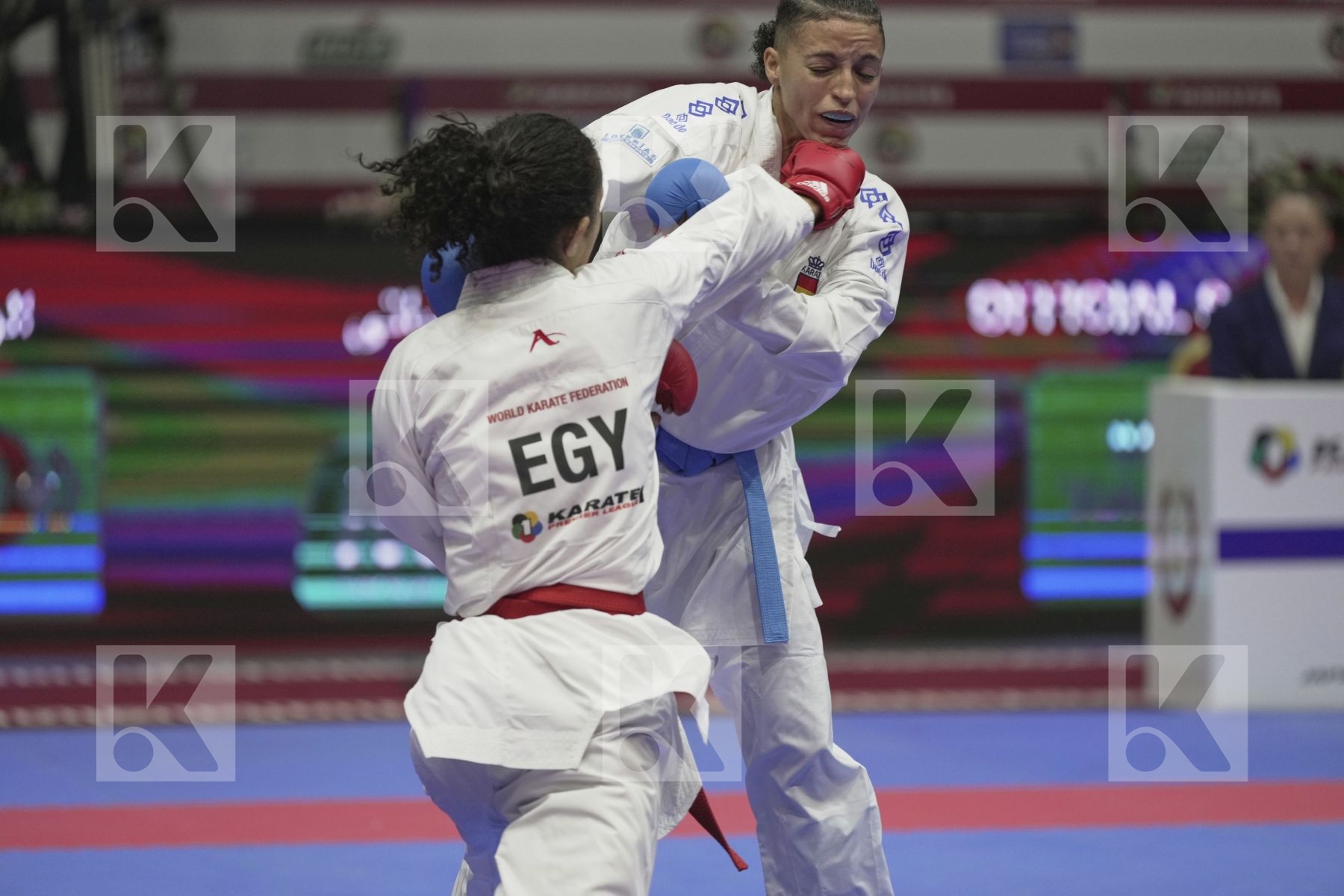 Kumite final bout featuring MORALES OZUNA GEMA & SALAMA REEM AHMED