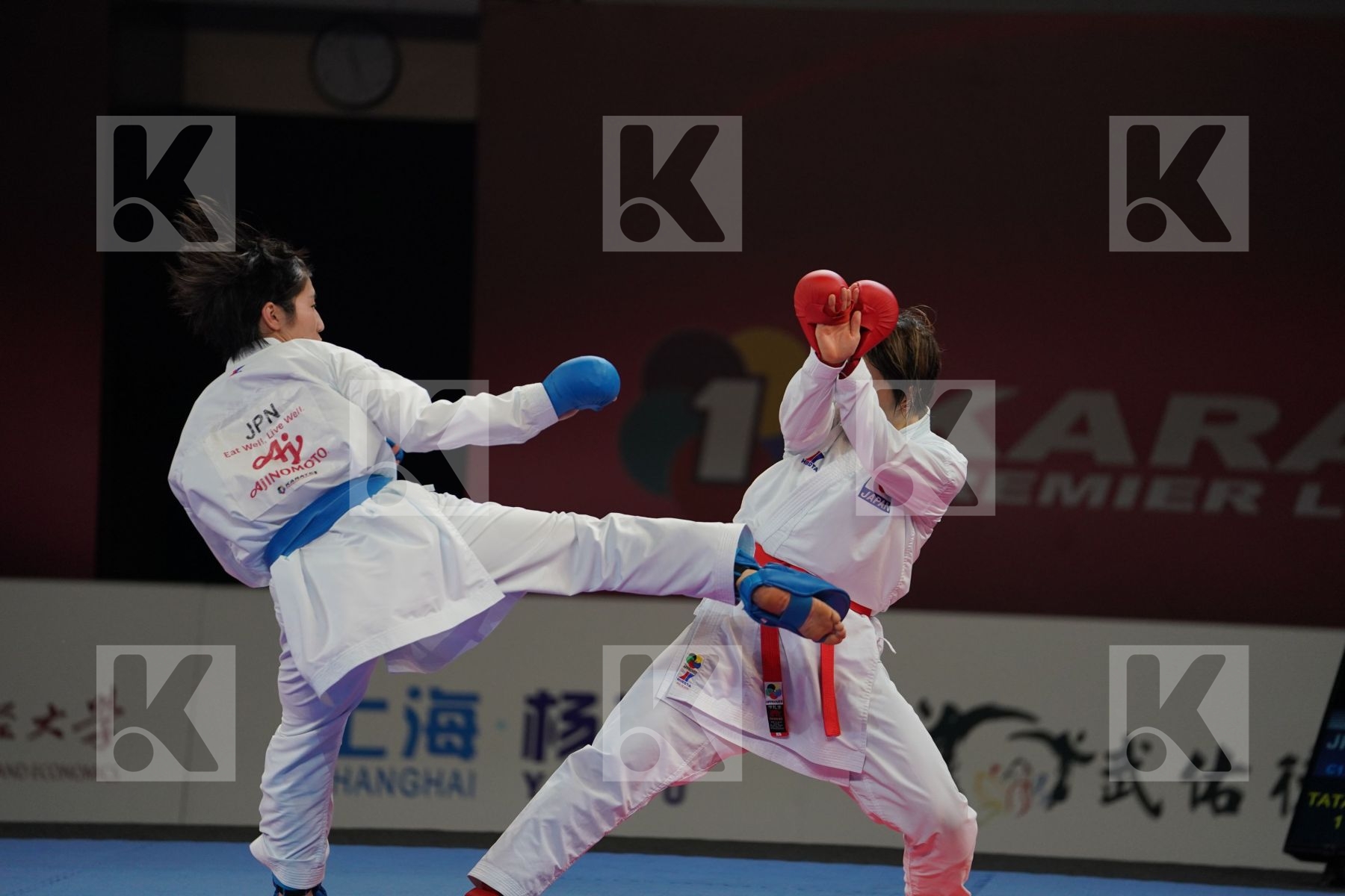 MORIGUCHI AYAMI (JAPAN) vs SOMEYA MAYUMI (JAPAN) in Senior Kumite -61 Kg - Bronze bout
