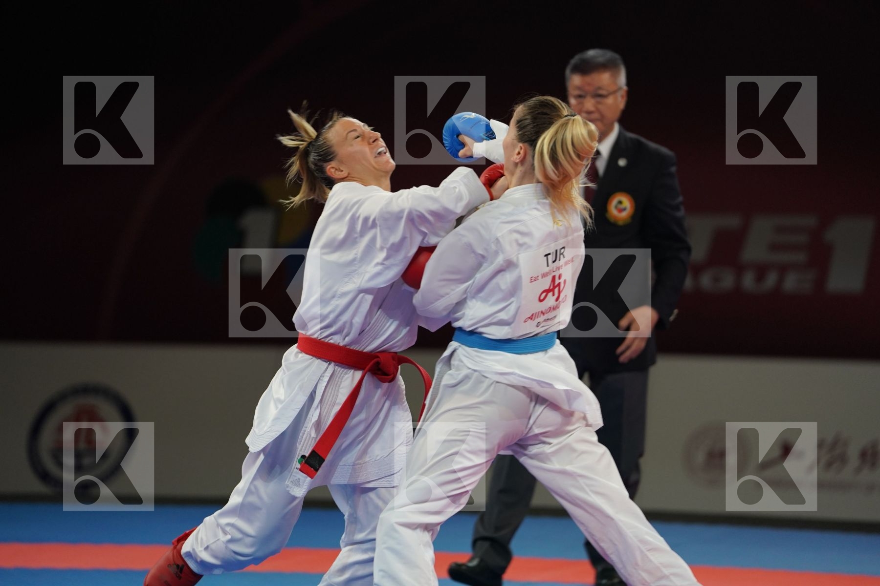 RECCHIA ALEXANDRA (FRANCE) vs OZCELIK ARAPOGLU SERAP (TURKEY) in Senior Kumite -50 Kg - Gold bout