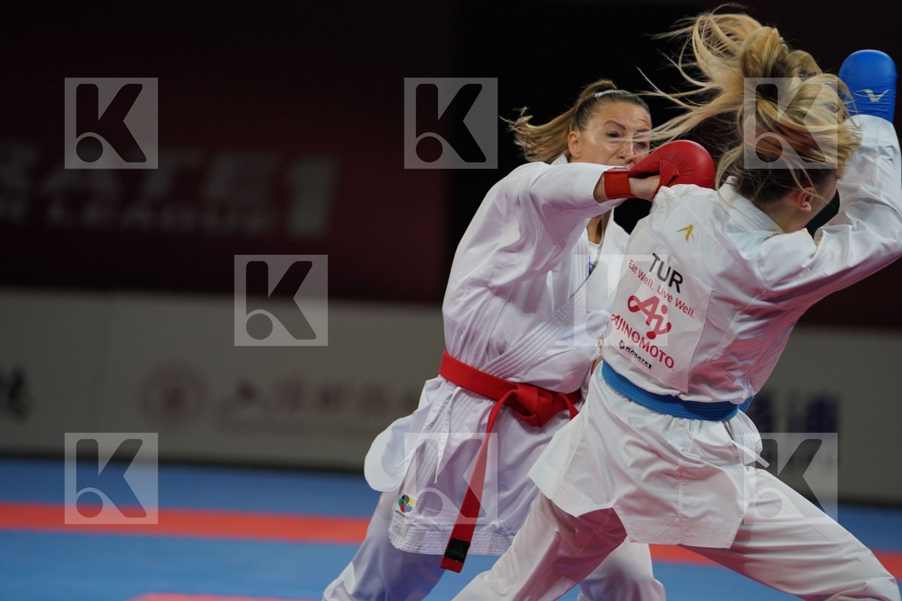 RECCHIA ALEXANDRA (FRANCE) vs OZCELIK ARAPOGLU SERAP (TURKEY) in Senior Kumite -50 Kg - Gold bout