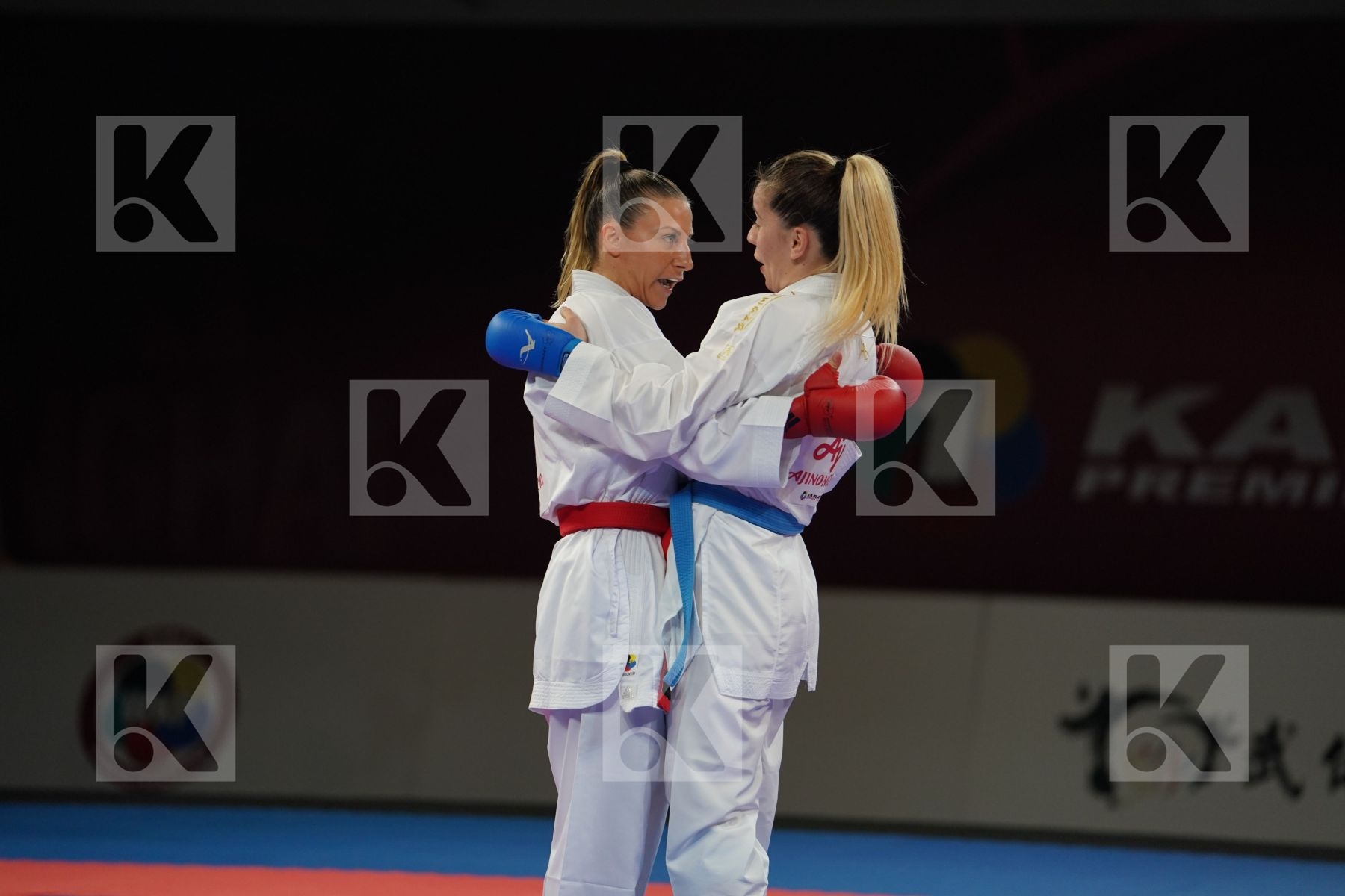 RECCHIA ALEXANDRA (FRANCE) vs OZCELIK ARAPOGLU SERAP (TURKEY) in Senior Kumite -50 Kg - Gold bout