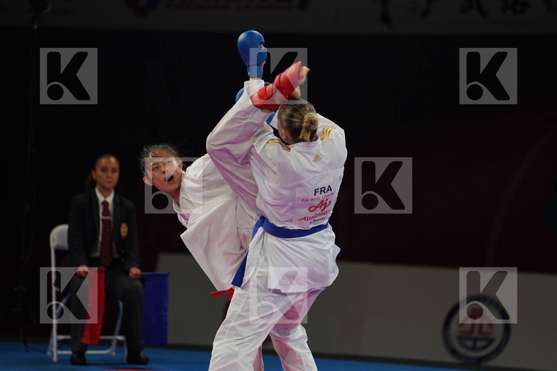 GONG LI (PEOPLES REPUBLIC OF CHINA) vs AGIER ALIZEE (FRANCE) in Senior Kumite -68 Kg - Gold bout