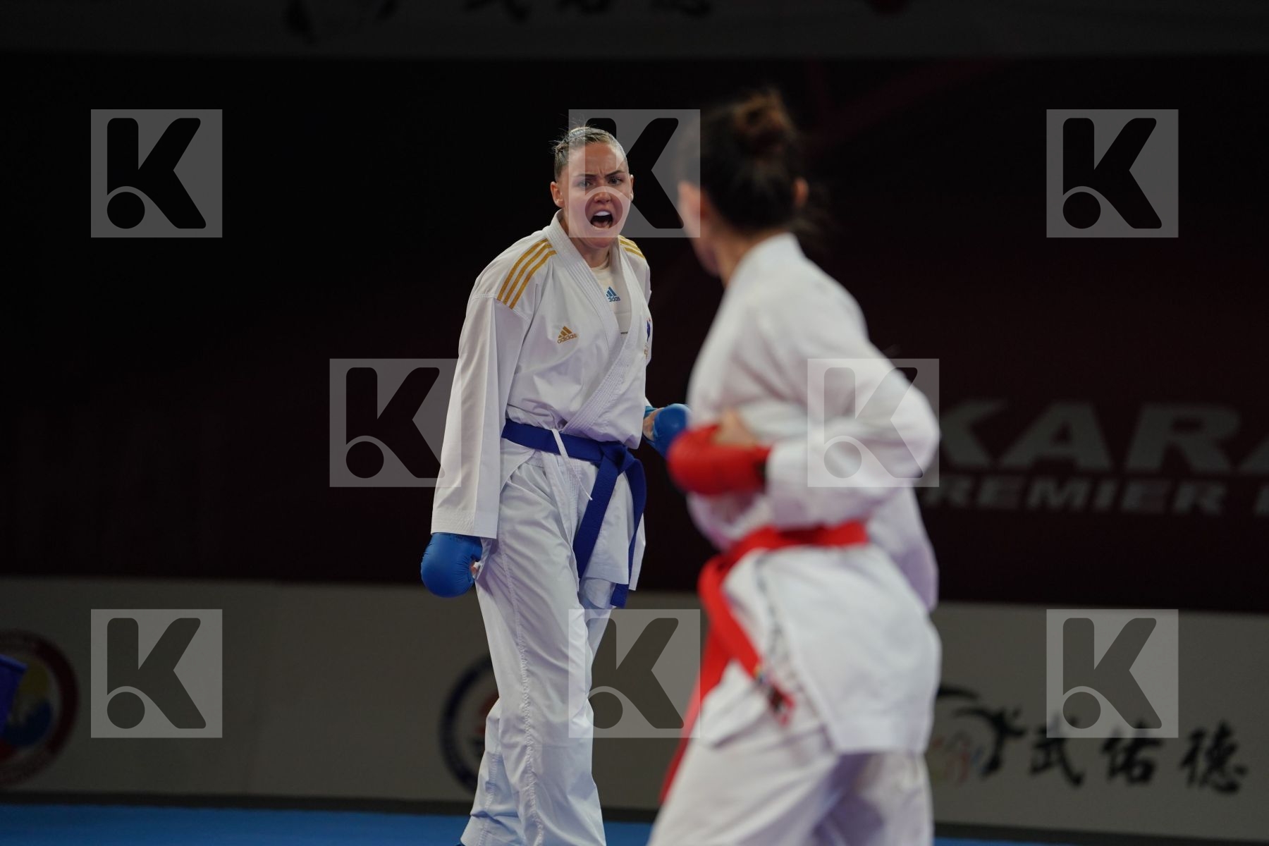 GONG LI (PEOPLES REPUBLIC OF CHINA) vs AGIER ALIZEE (FRANCE) in Senior Kumite -68 Kg - Gold bout
