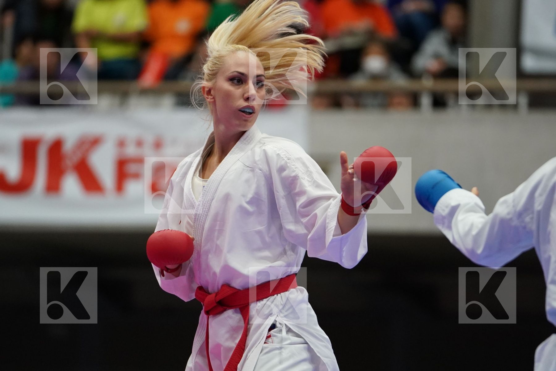 CHATZILIADOU ELENI (GREECE) VS KAWAMURA NATSUMI (JAPAN) in Senior Kumite 68+ Kg - Bronze bout