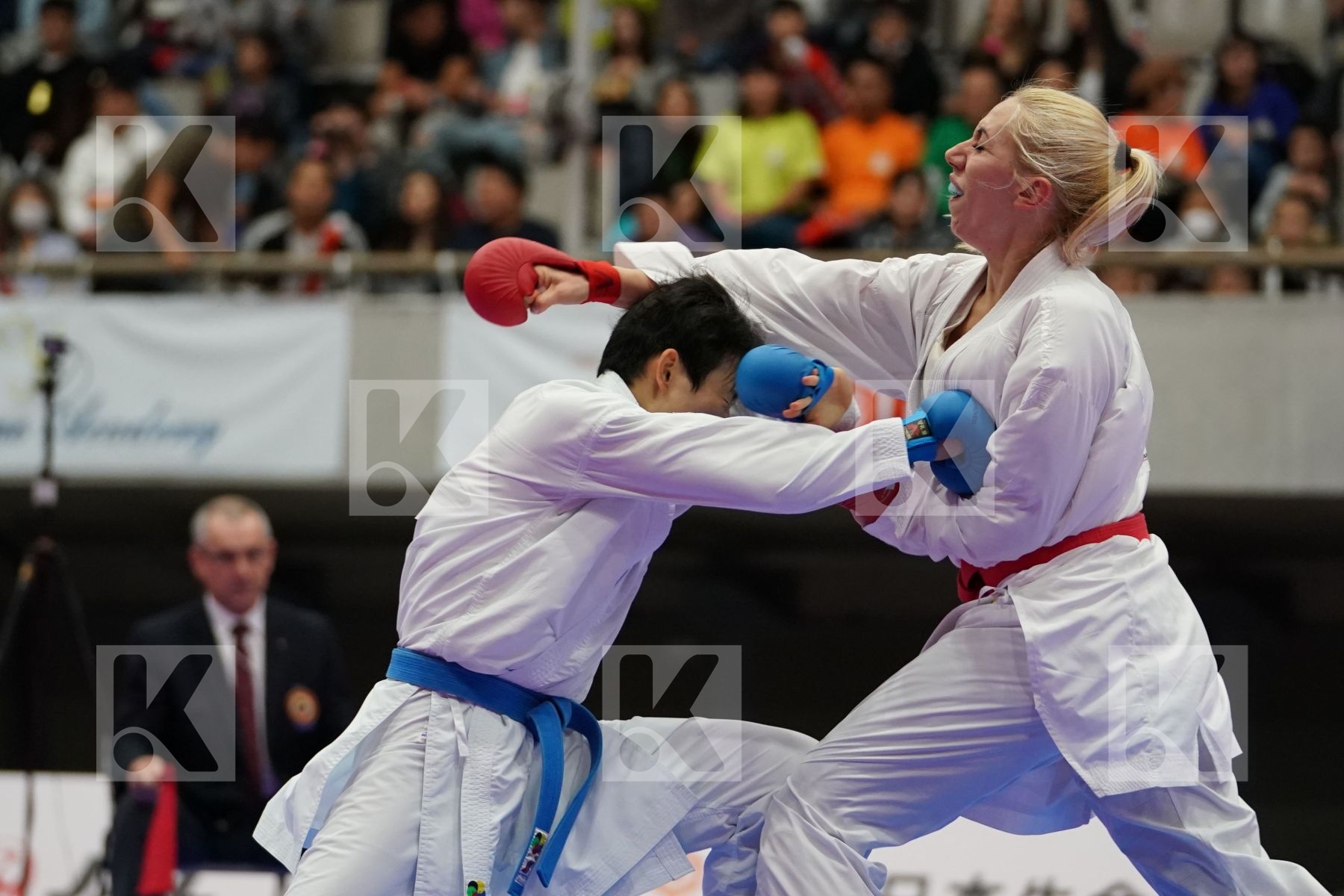 CHATZILIADOU ELENI (GREECE) VS KAWAMURA NATSUMI (JAPAN) in Senior Kumite 68+ Kg - Bronze bout