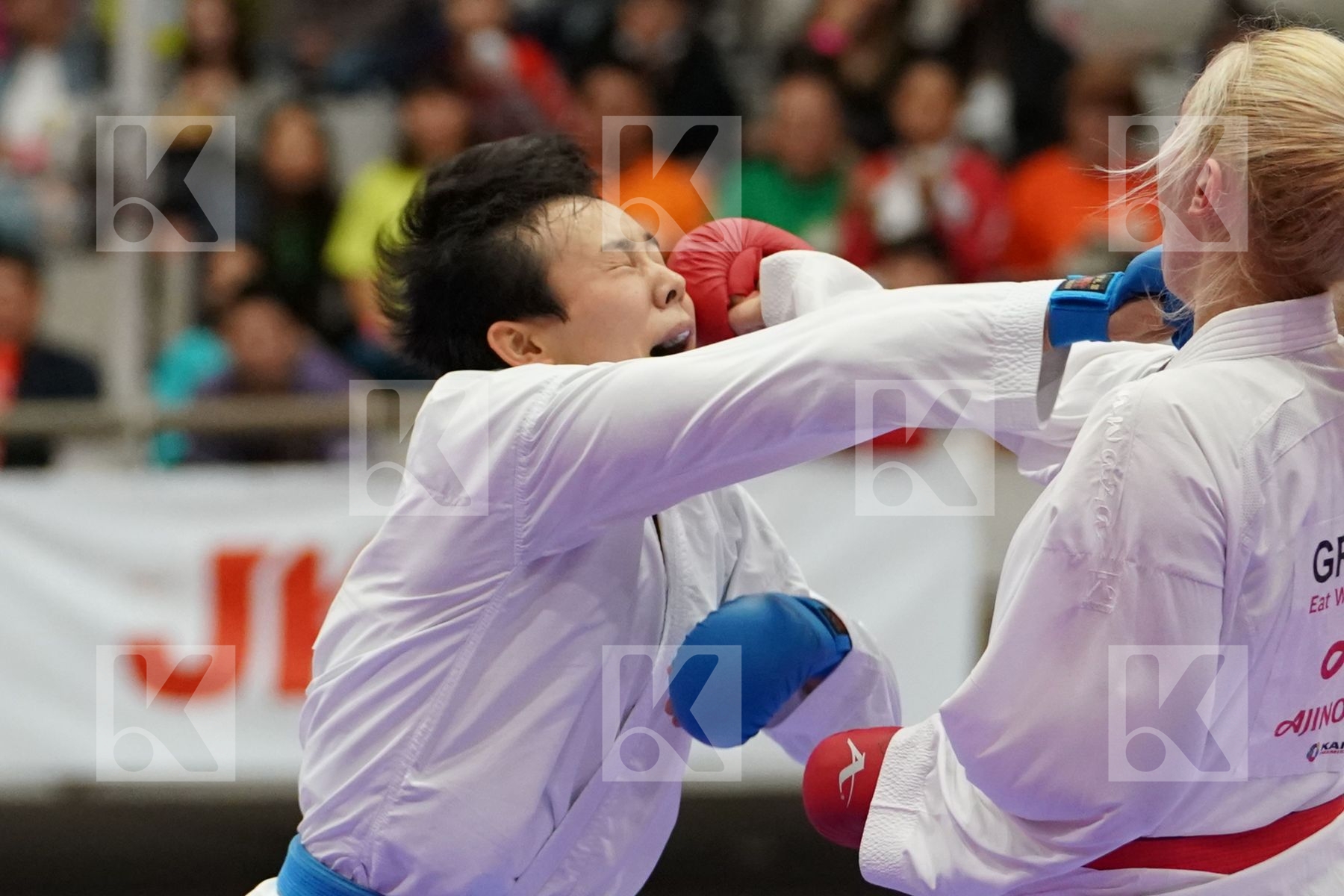 CHATZILIADOU ELENI (GREECE) VS KAWAMURA NATSUMI (JAPAN) in Senior Kumite 68+ Kg - Bronze bout