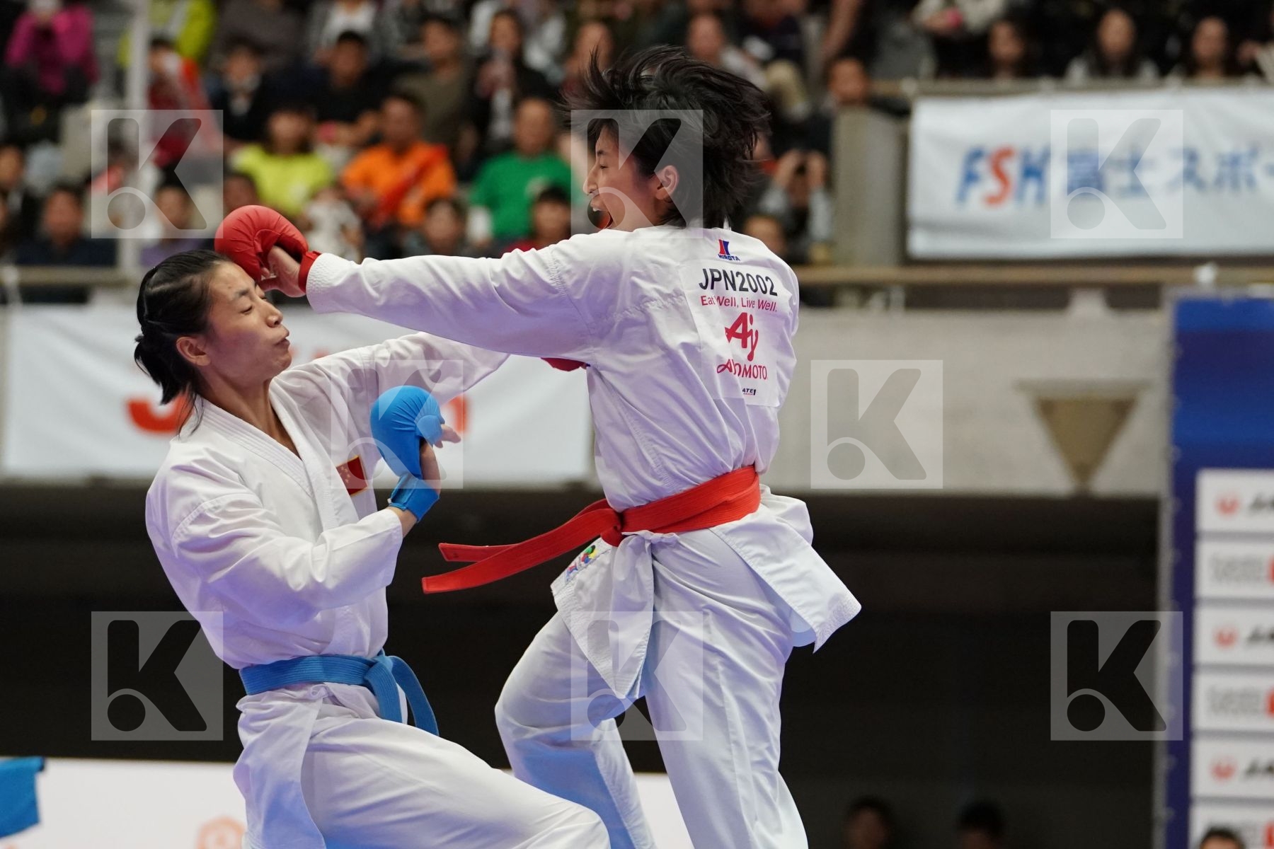 SOMEYA MAYUMI (JAPAN) VS YIN XIAOYAN (CHINA) in Senior Kumite Ð 61 Kg - Bronze bout